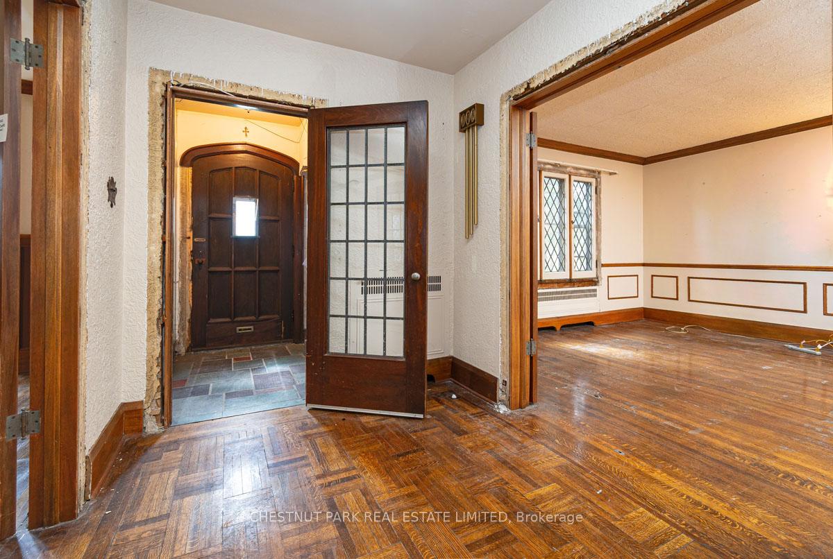 Photo 4 of 4 Elderwood Drive, Toronto, Forest Hill South — HOMEH