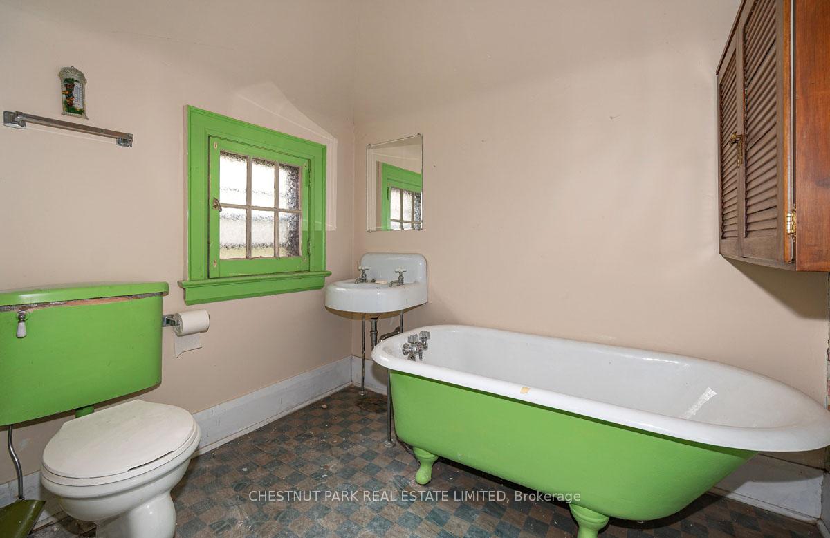 Photo 11 of 4 Elderwood Drive, Toronto, Forest Hill South — HOMEH
