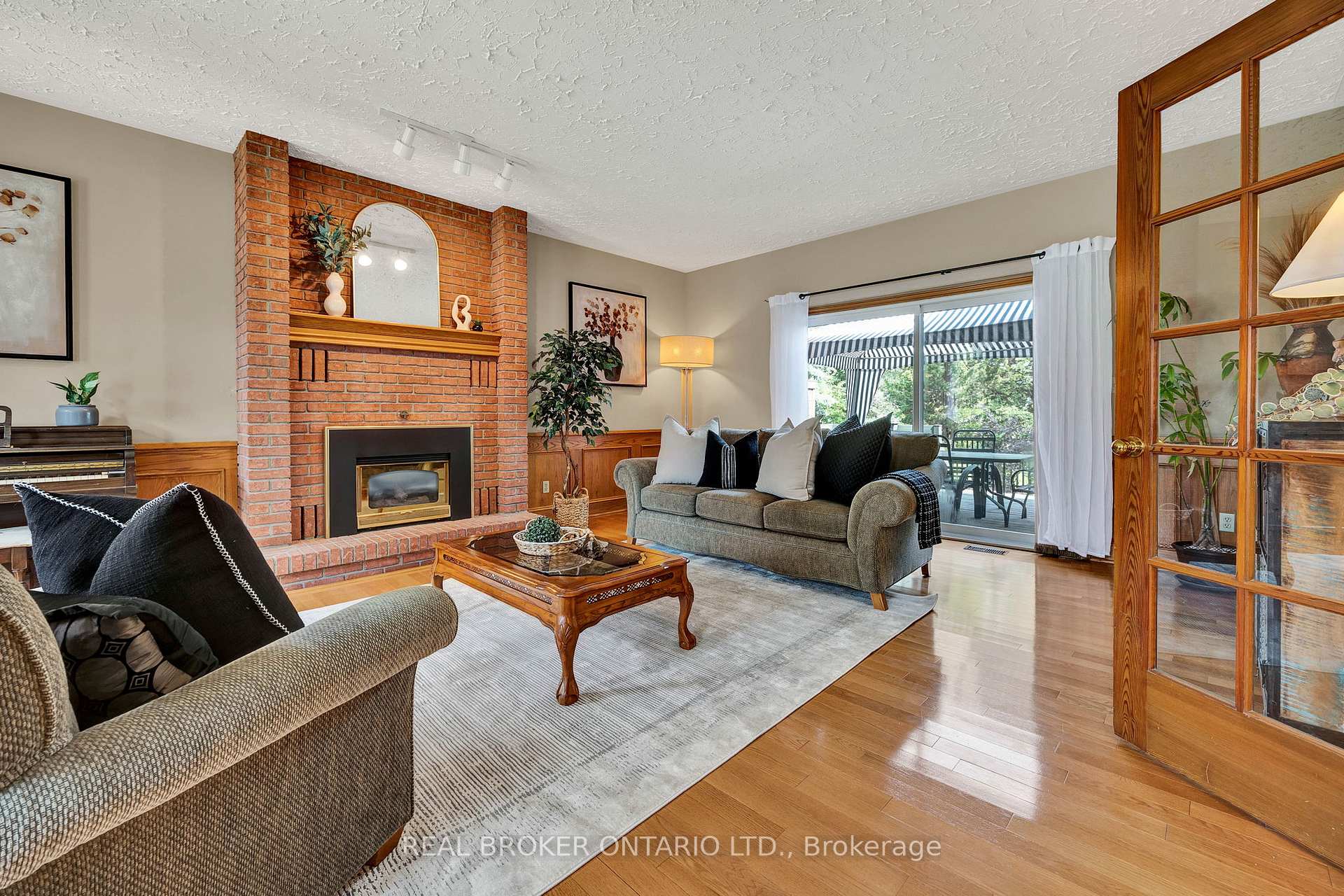Photo 24 of 54 Burnt Ember Court, Kitchener — HOMEH