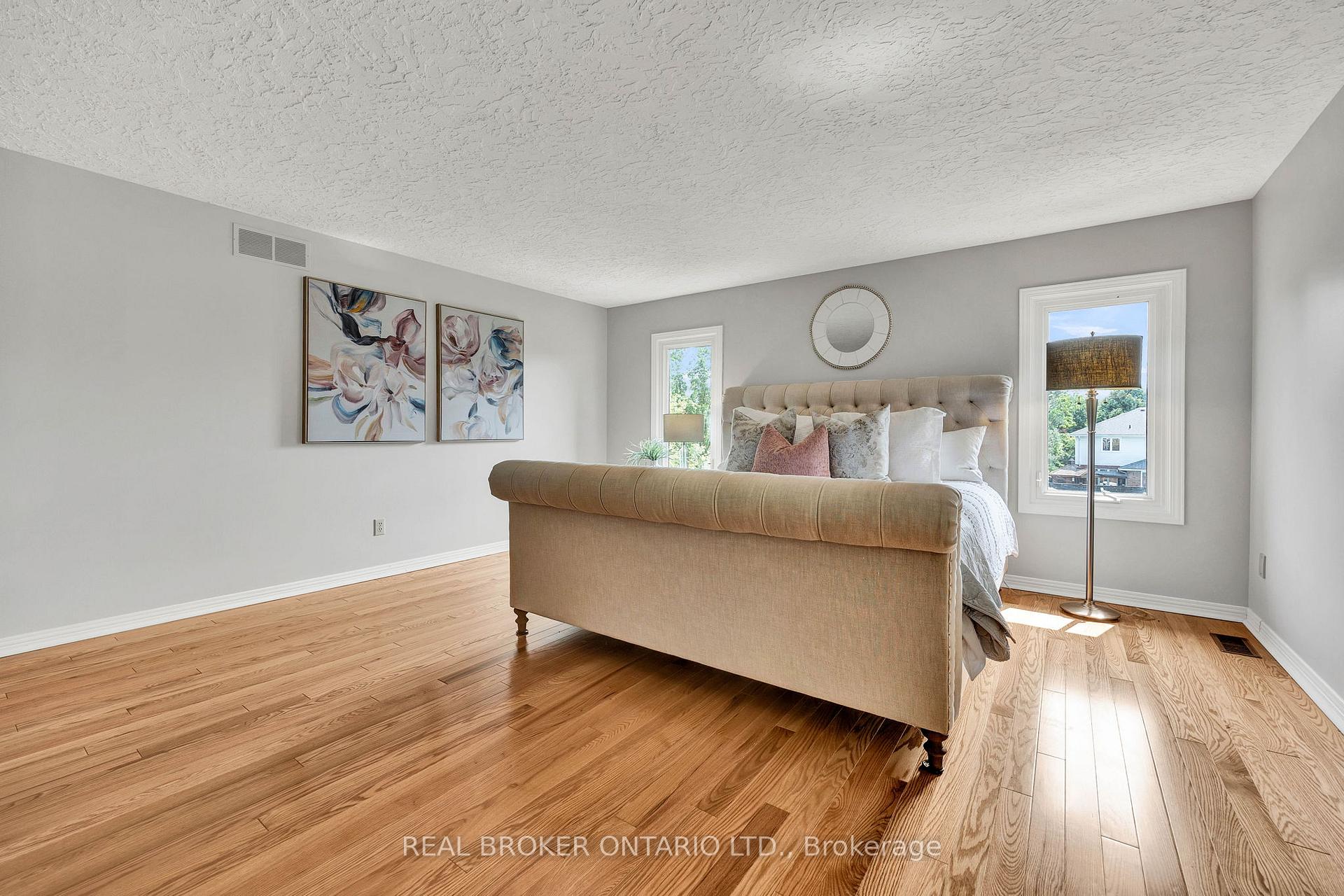 Photo 29 of 54 Burnt Ember Court, Kitchener — HOMEH