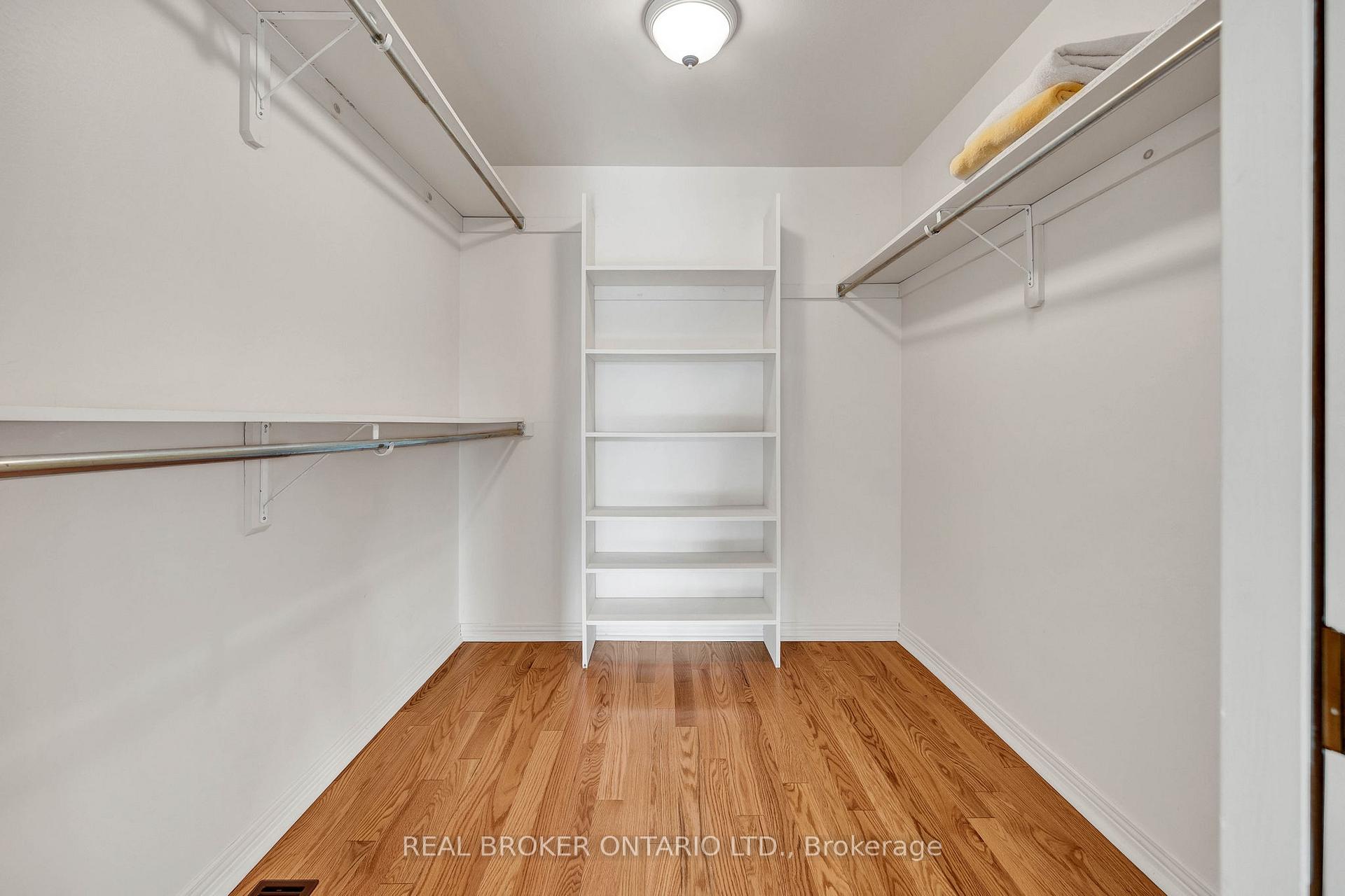Photo 11 of 54 Burnt Ember Court, Kitchener — HOMEH