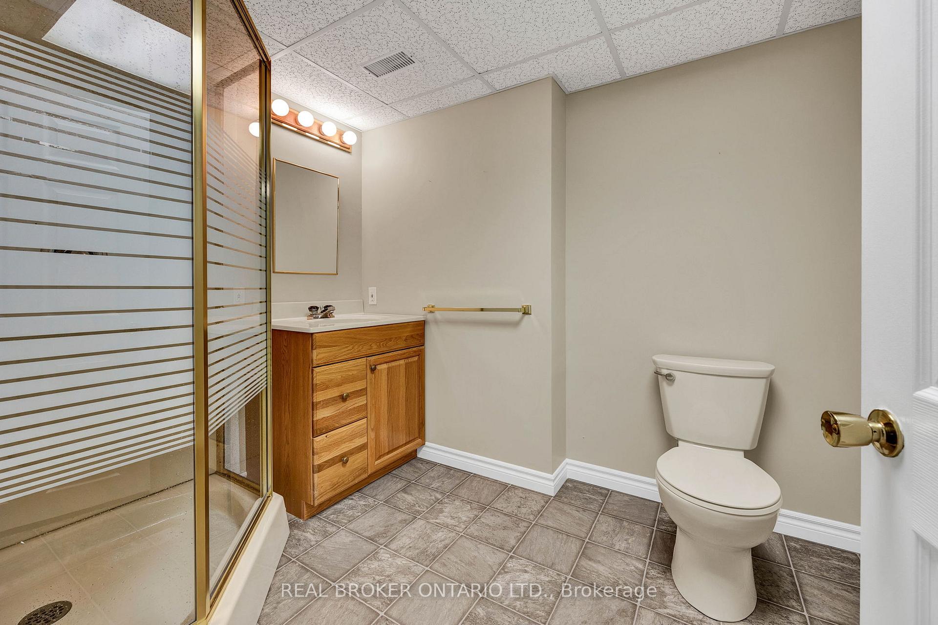 Photo 35 of 54 Burnt Ember Court, Kitchener — HOMEH