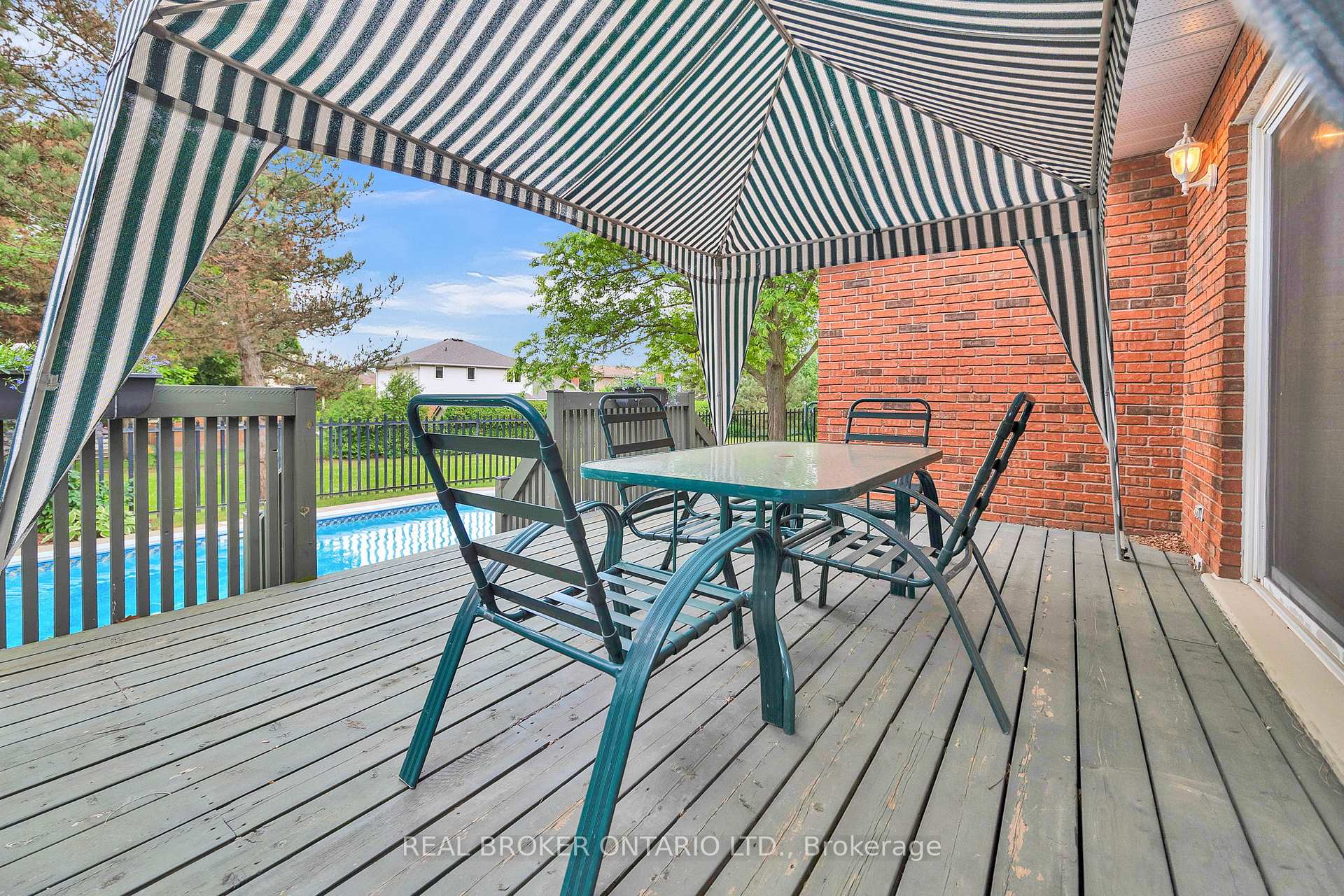 Photo 50 of 54 Burnt Ember Court, Kitchener — HOMEH