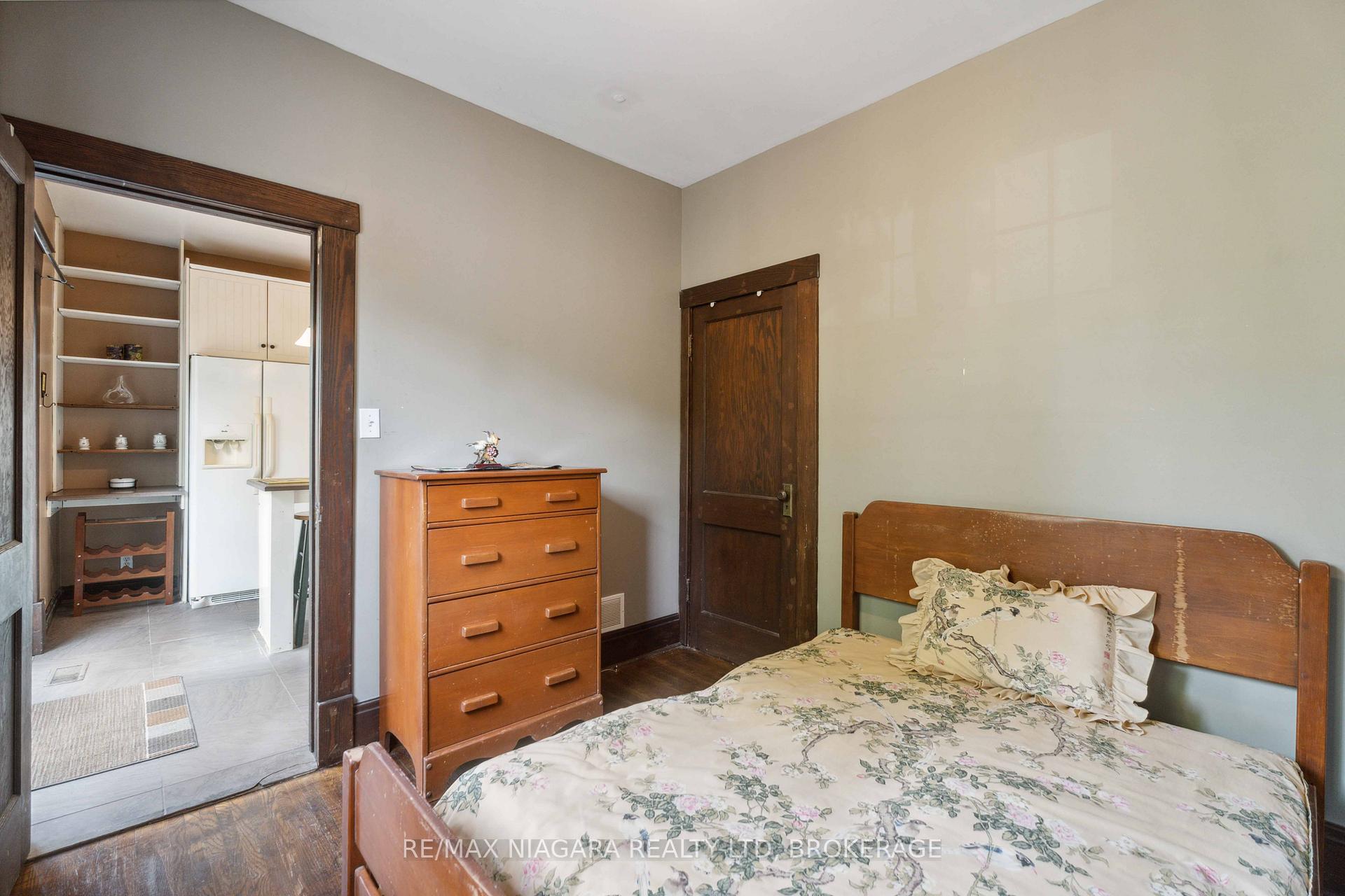 Photo 17 of 99 Vale Avenue, St. Catharines, Downtown — HOMEH