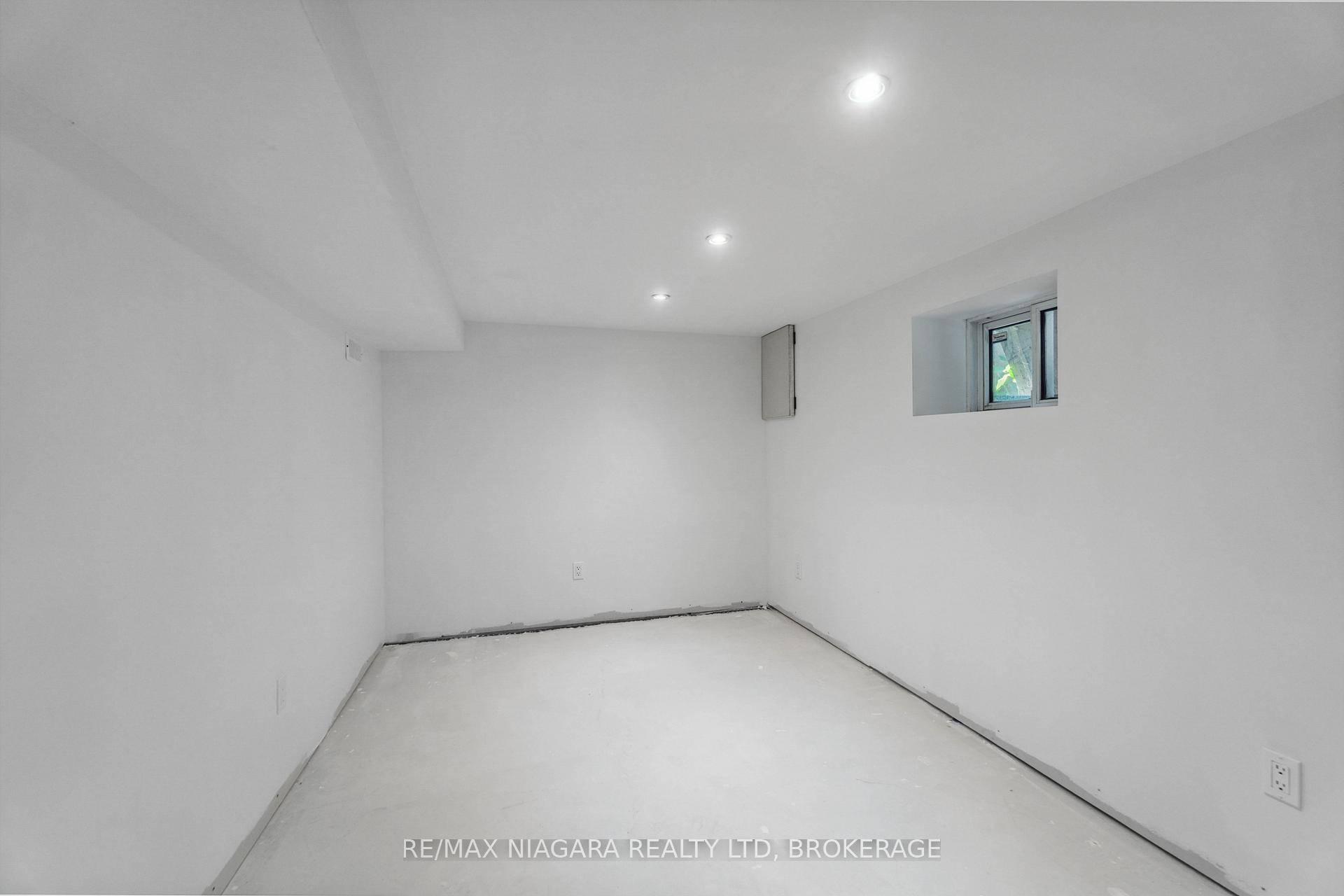 Photo 10 of 99 Vale Avenue, St. Catharines, Downtown — HOMEH