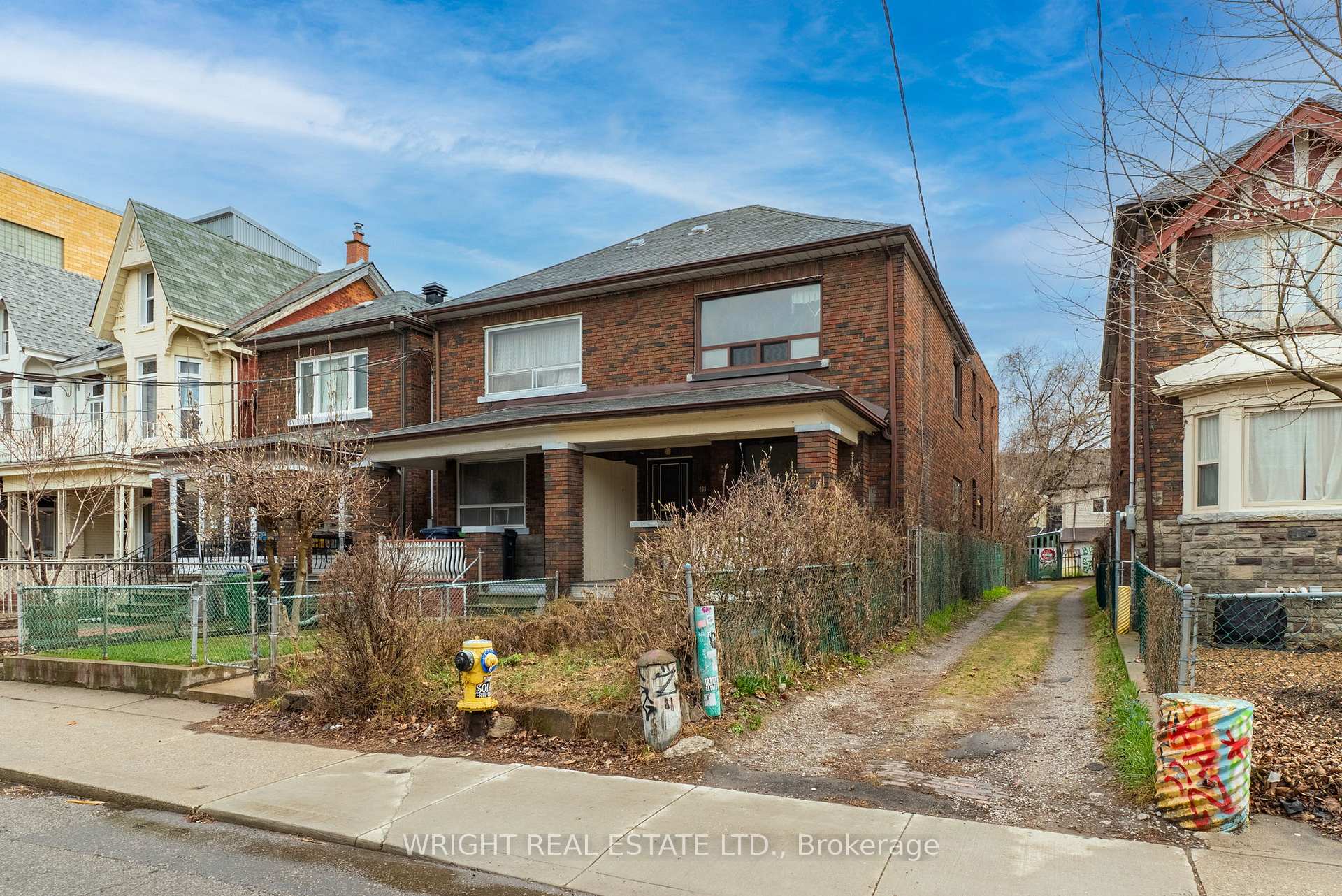 Photo 1 of 39 Nassau Street, Toronto, Kensington-Chinatown — HOMEH