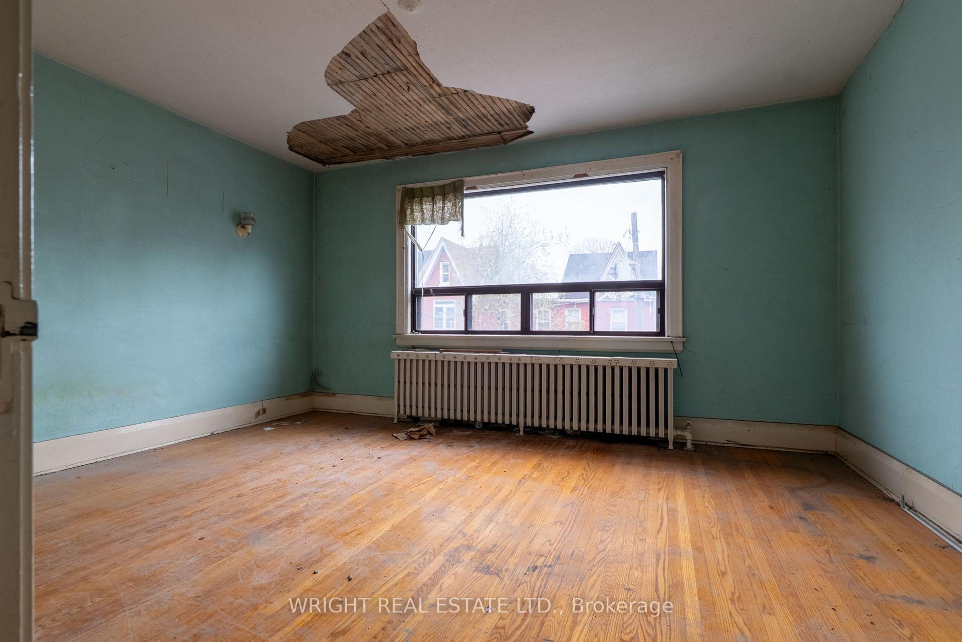Photo 13 of 39 Nassau Street, Toronto, Kensington-Chinatown — HOMEH
