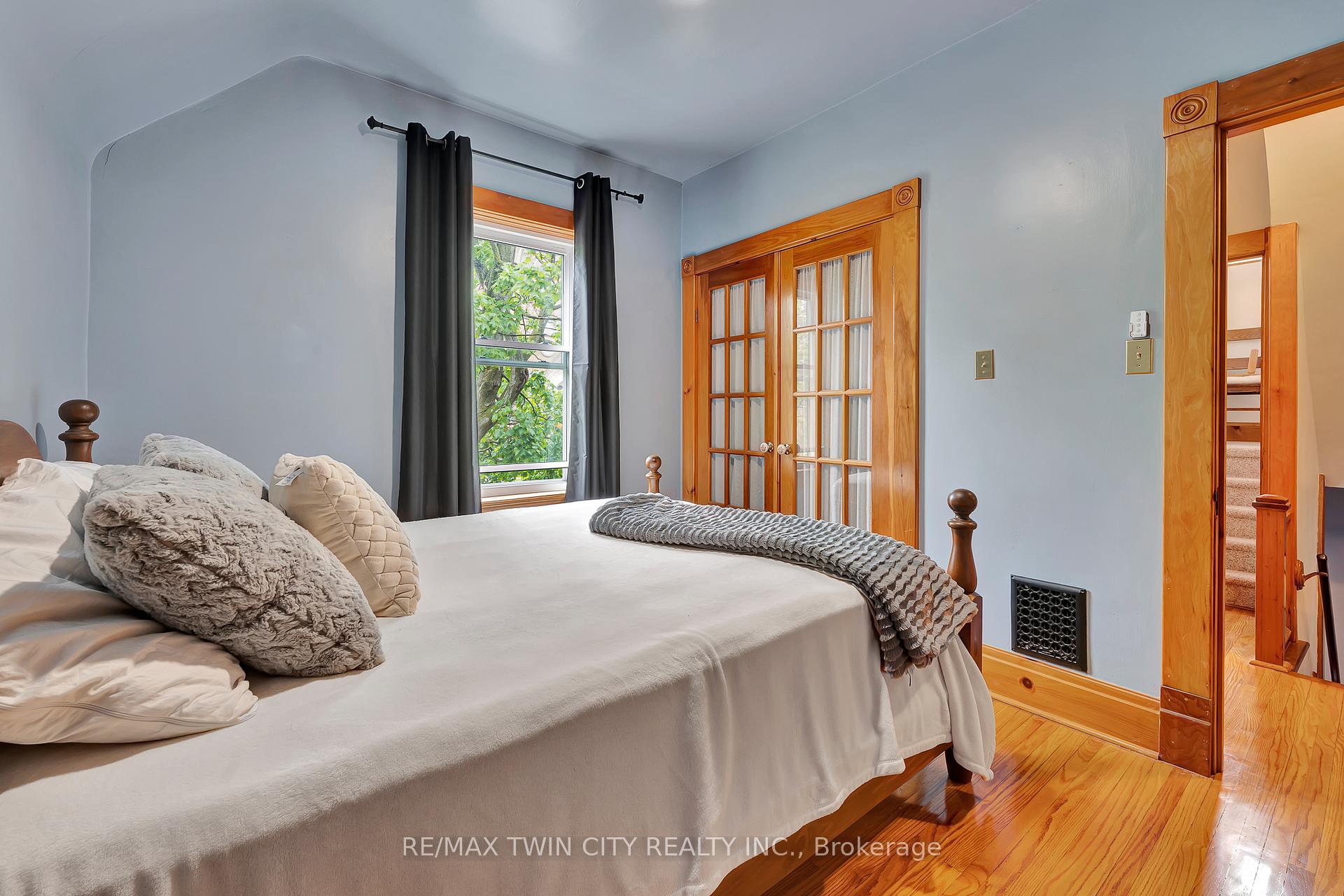 Photo 11 of 69 Shanley Street, Kitchener — HOMEH