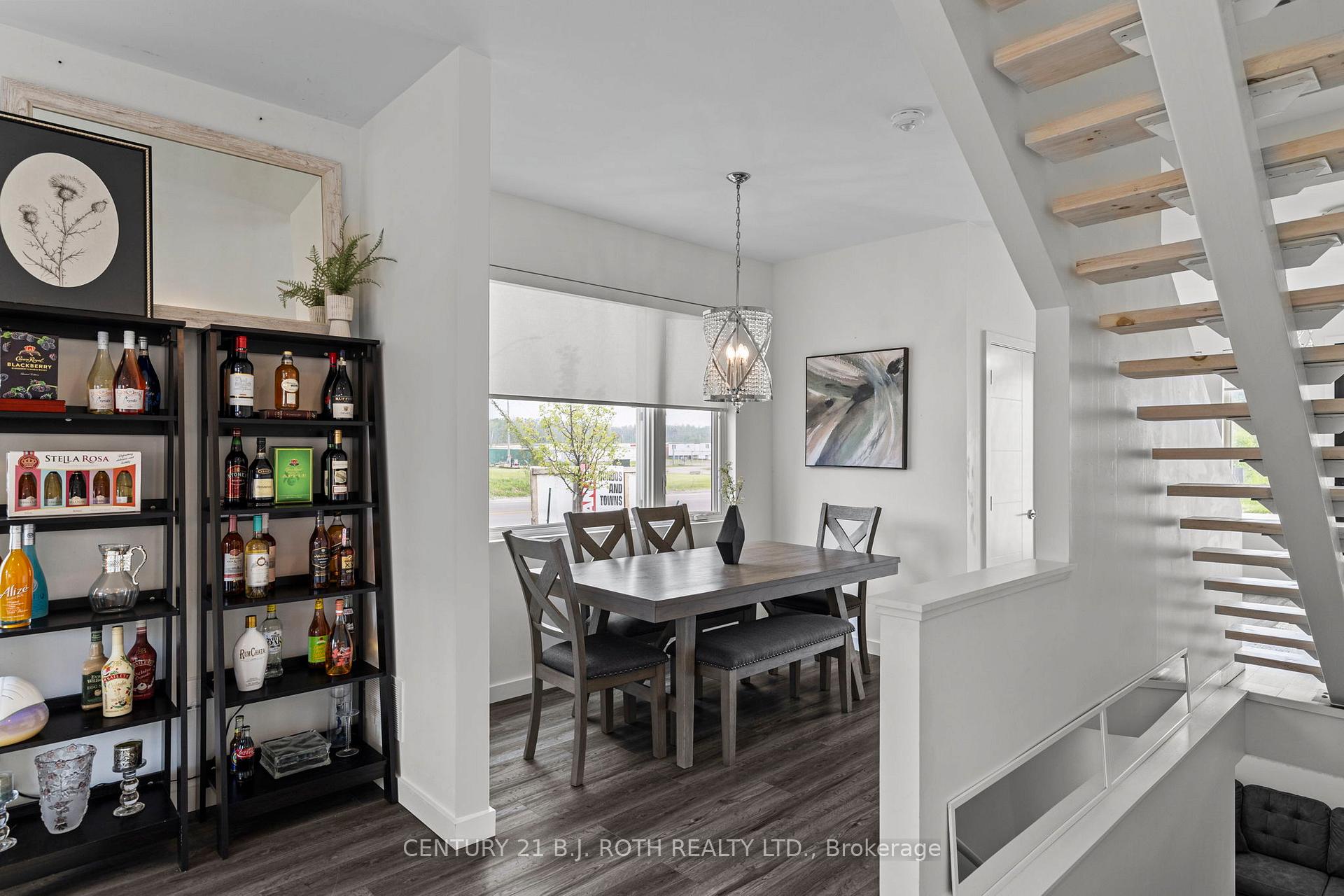 Photo 14 of 152 Athabaska Road, Barrie, Holly — HOMEH