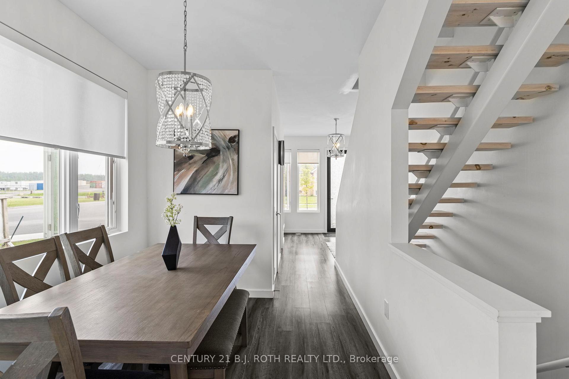 Photo 6 of 152 Athabaska Road, Barrie, Holly — HOMEH
