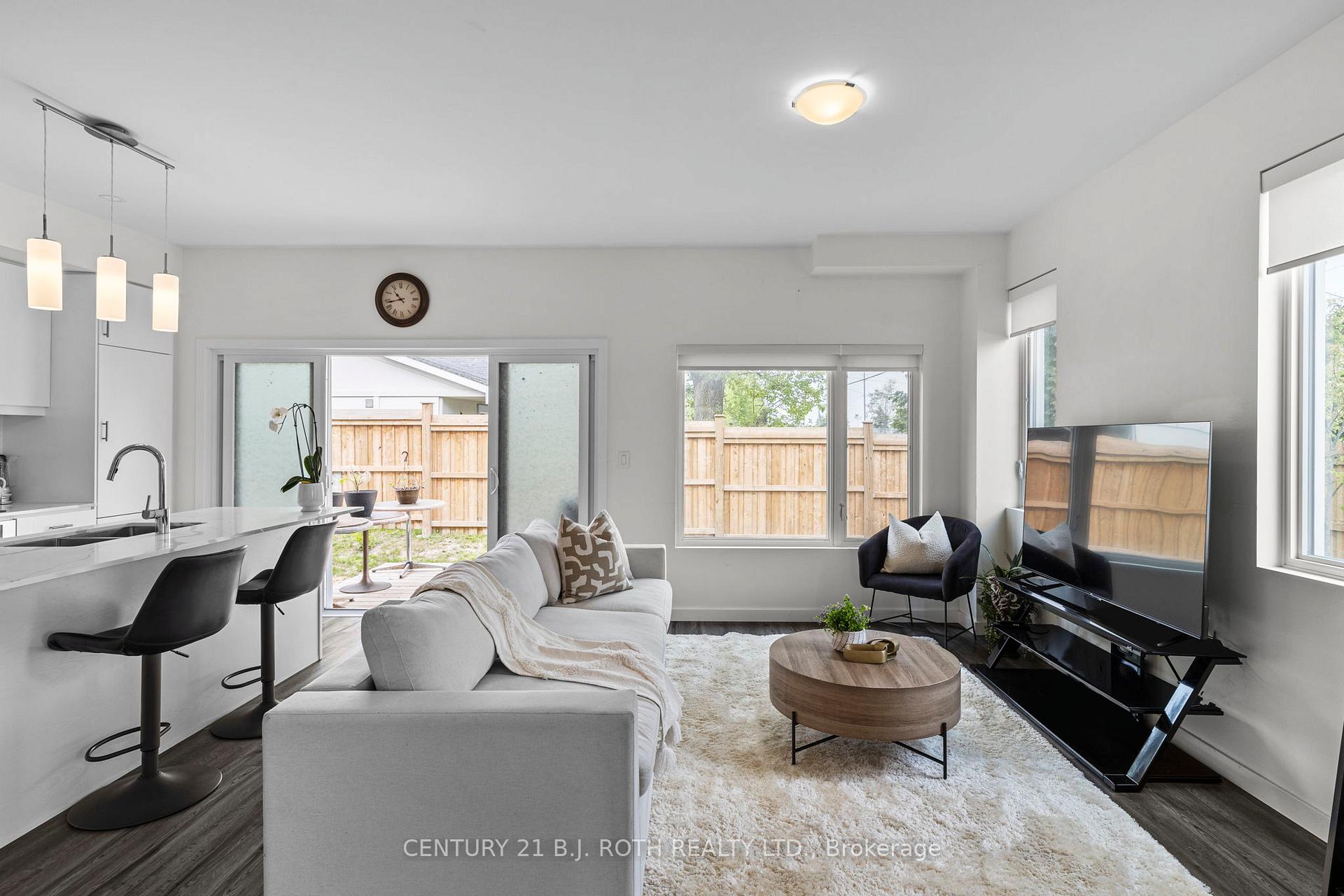 Photo 20 of 152 Athabaska Road, Barrie, Holly — HOMEH