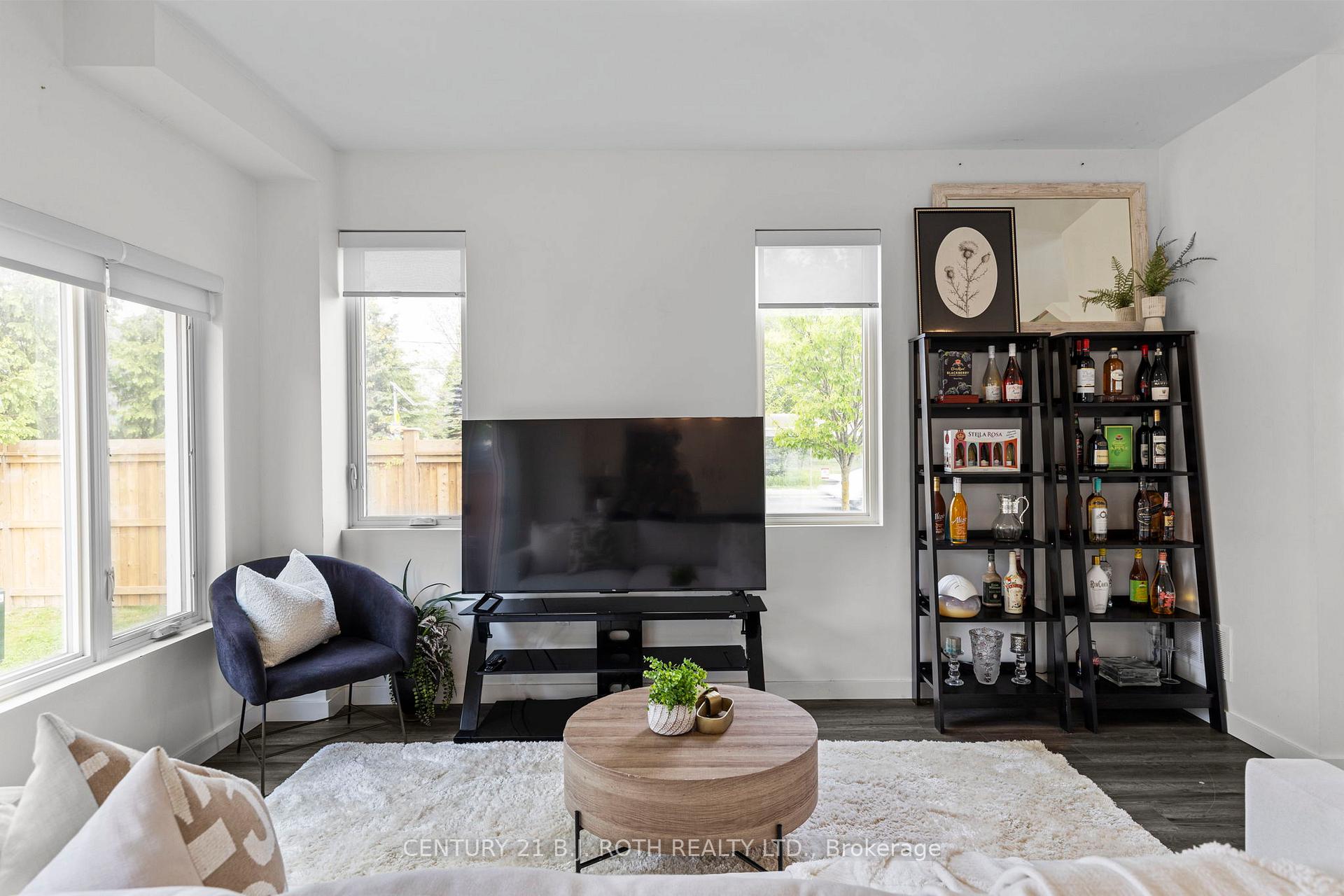 Photo 24 of 152 Athabaska Road, Barrie, Holly — HOMEH