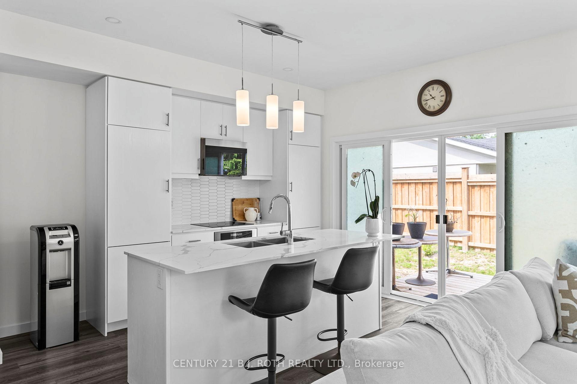 Photo 9 of 152 Athabaska Road, Barrie, Holly — HOMEH