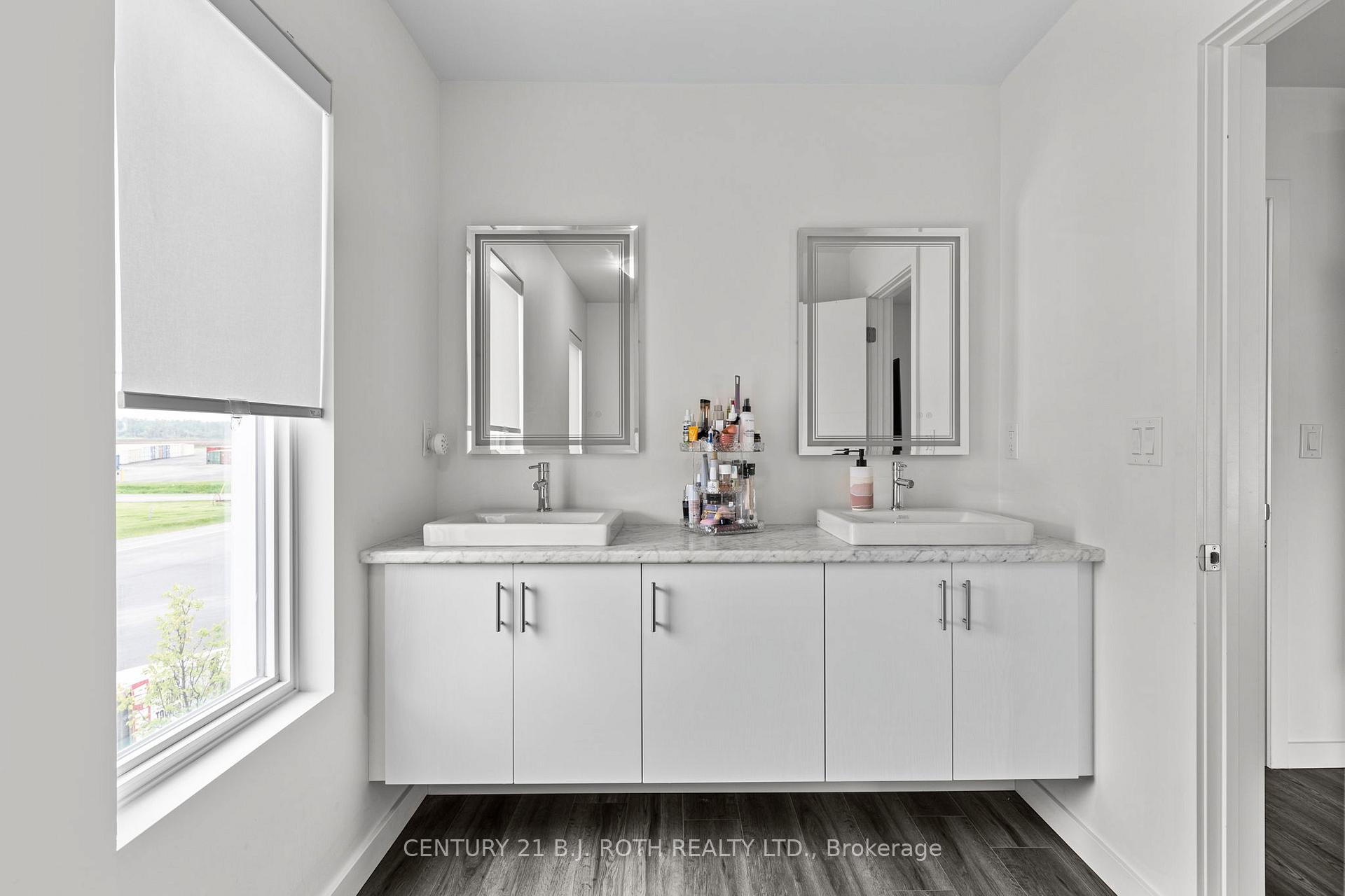 Photo 18 of 152 Athabaska Road, Barrie, Holly — HOMEH