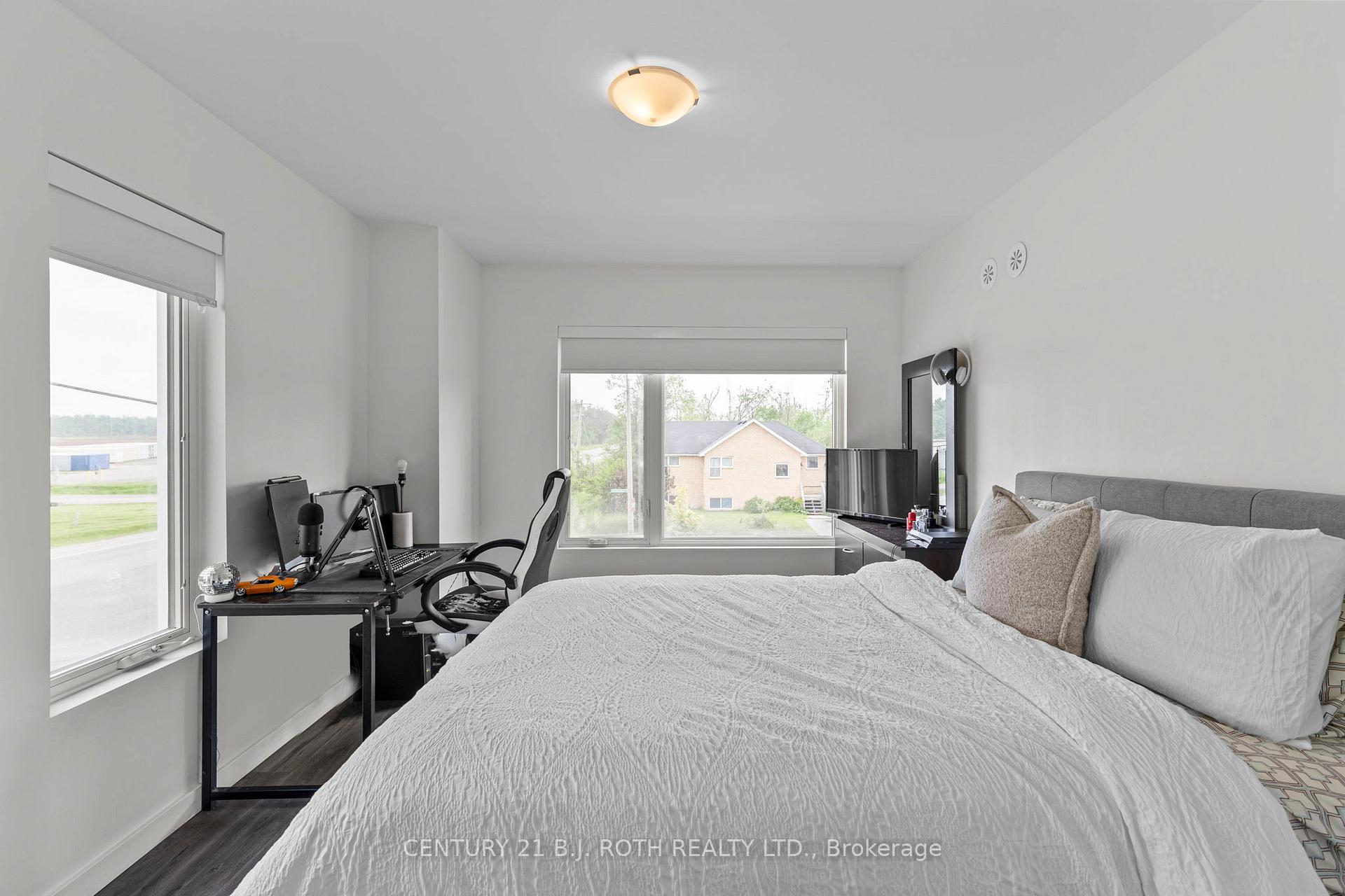 Photo 32 of 152 Athabaska Road, Barrie, Holly — HOMEH