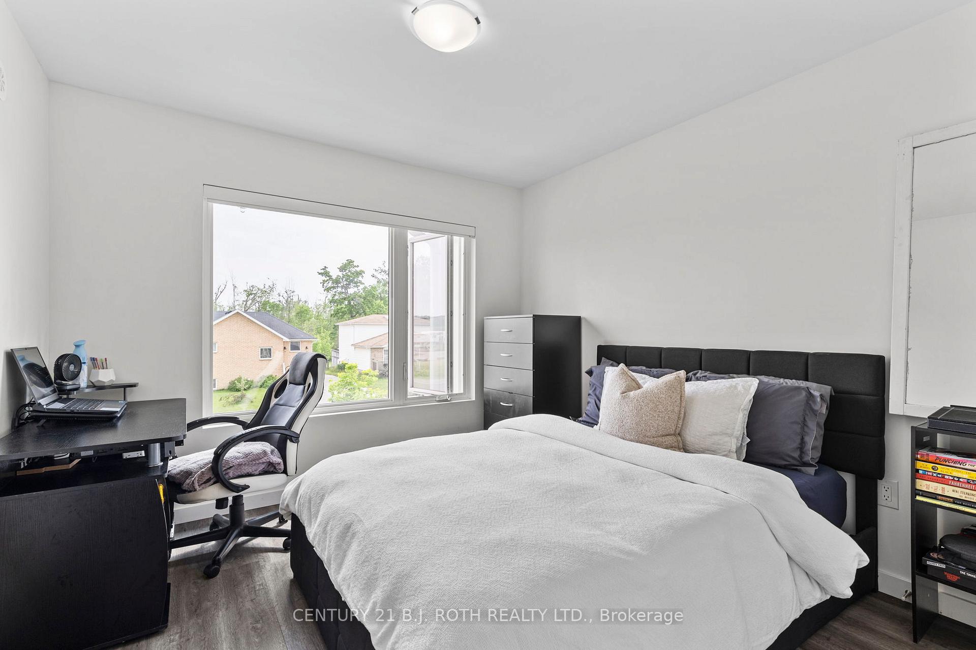 Photo 36 of 152 Athabaska Road, Barrie, Holly — HOMEH