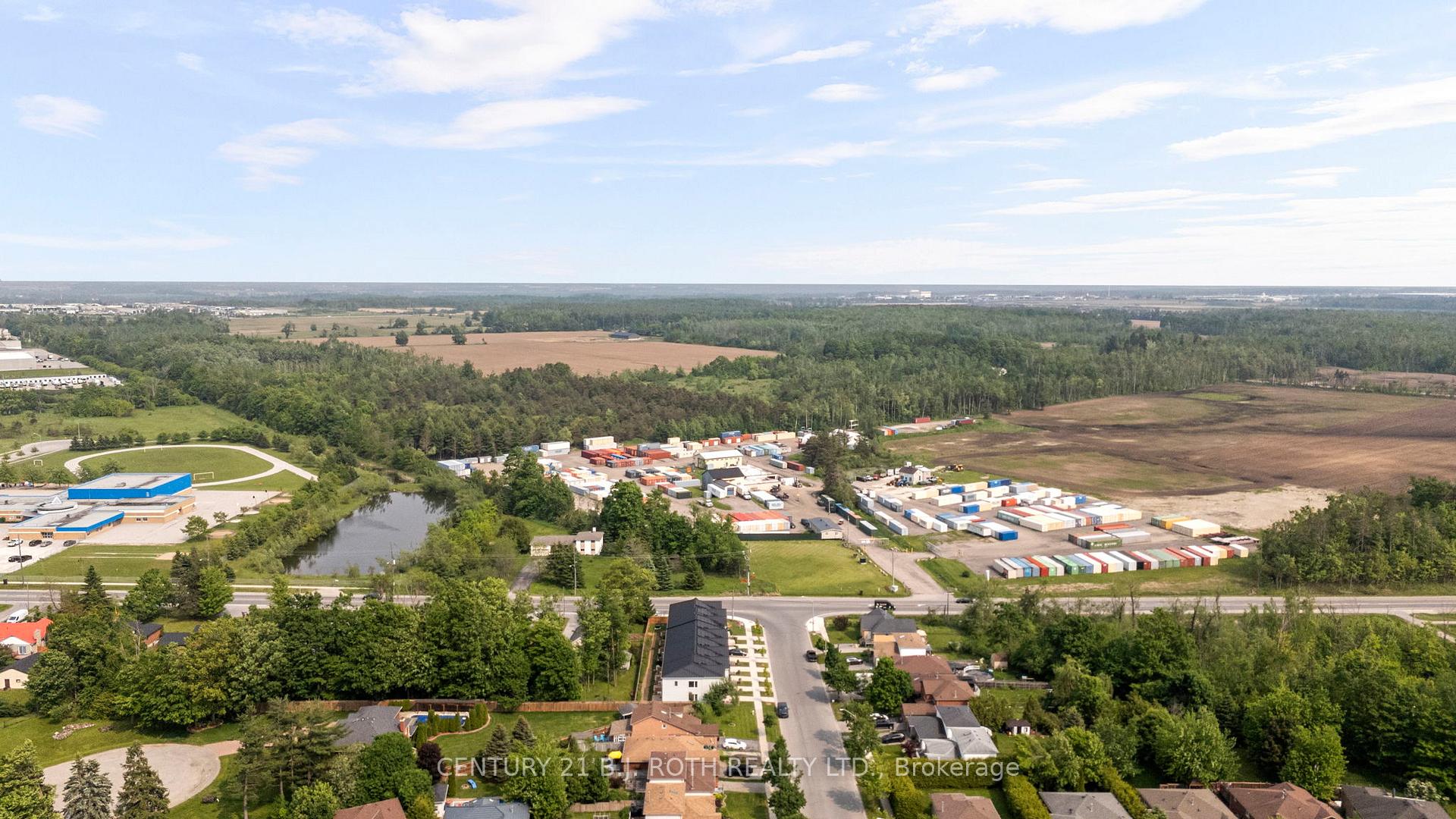 Photo 33 of 152 Athabaska Road, Barrie, Holly — HOMEH