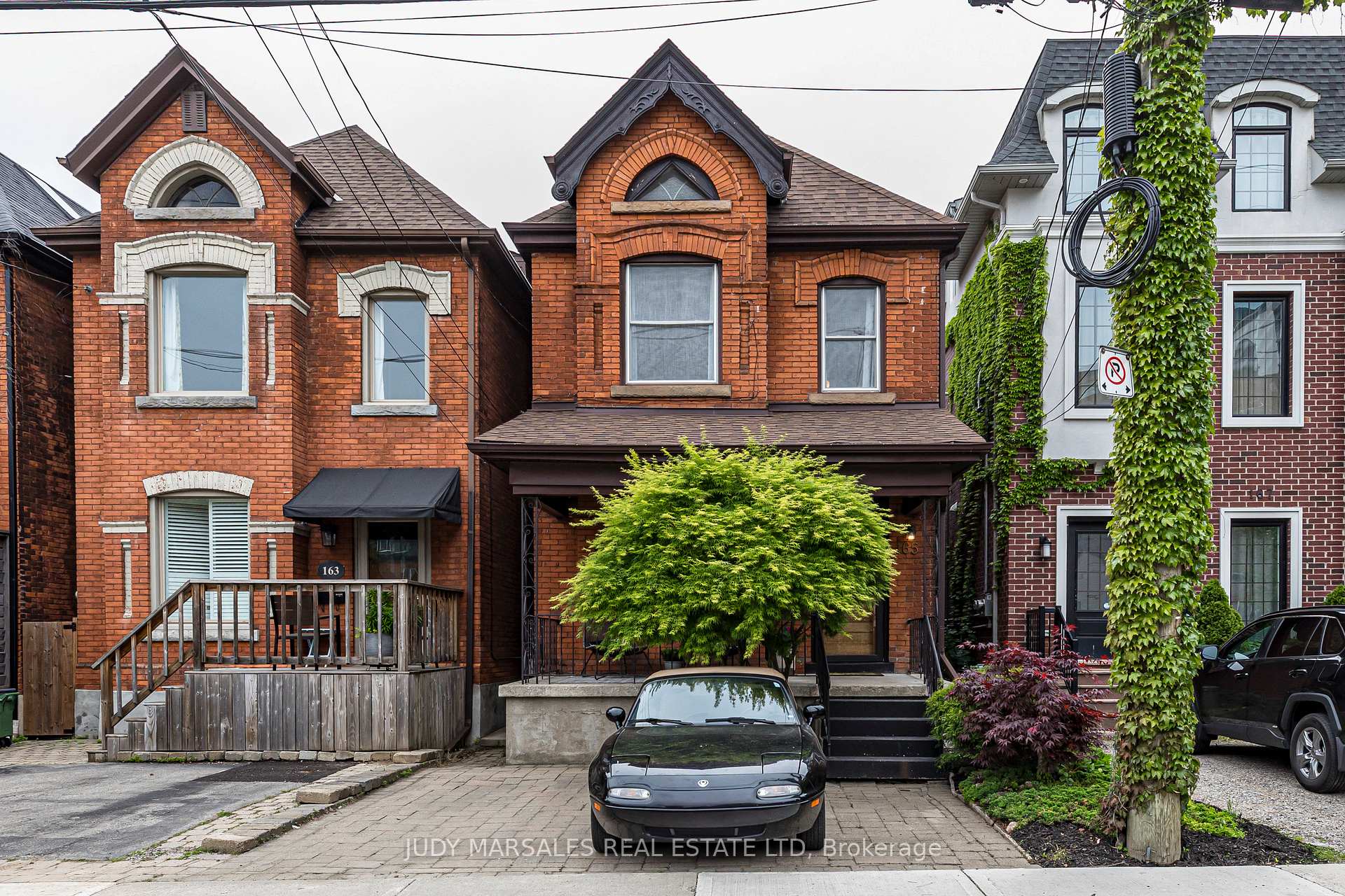 Photo 1 of 165 Walnut Street S, Hamilton, Corktown — HOMEH