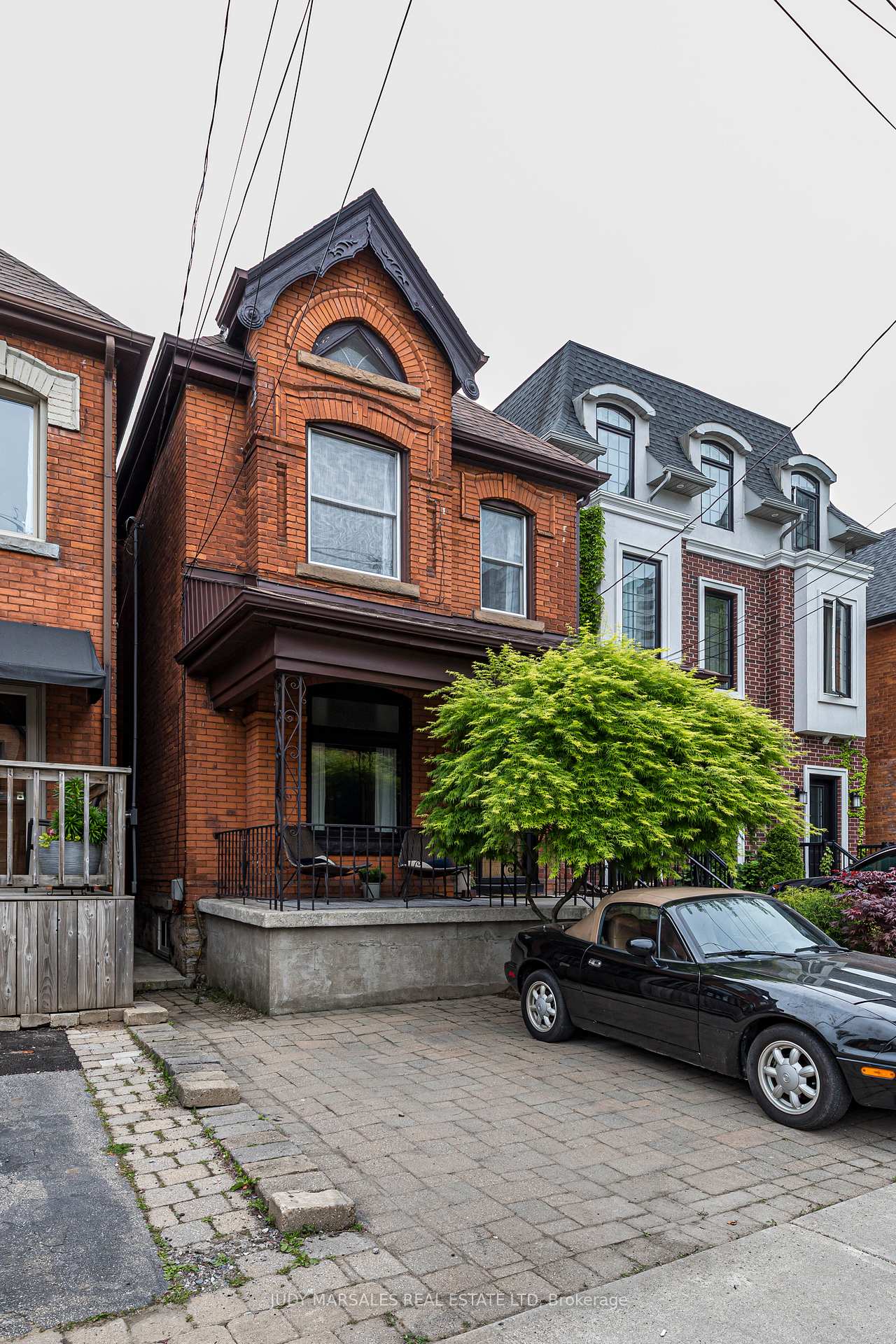 Photo 2 of 165 Walnut Street S, Hamilton, Corktown — HOMEH