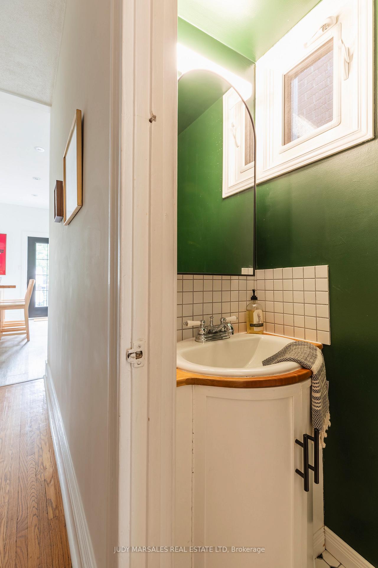 Photo 13 of 165 Walnut Street S, Hamilton, Corktown — HOMEH