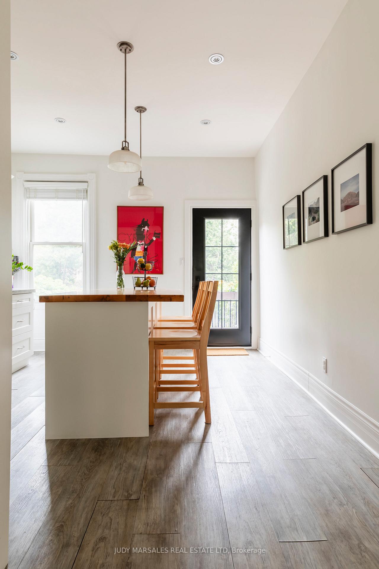 Photo 34 of 165 Walnut Street S, Hamilton, Corktown — HOMEH