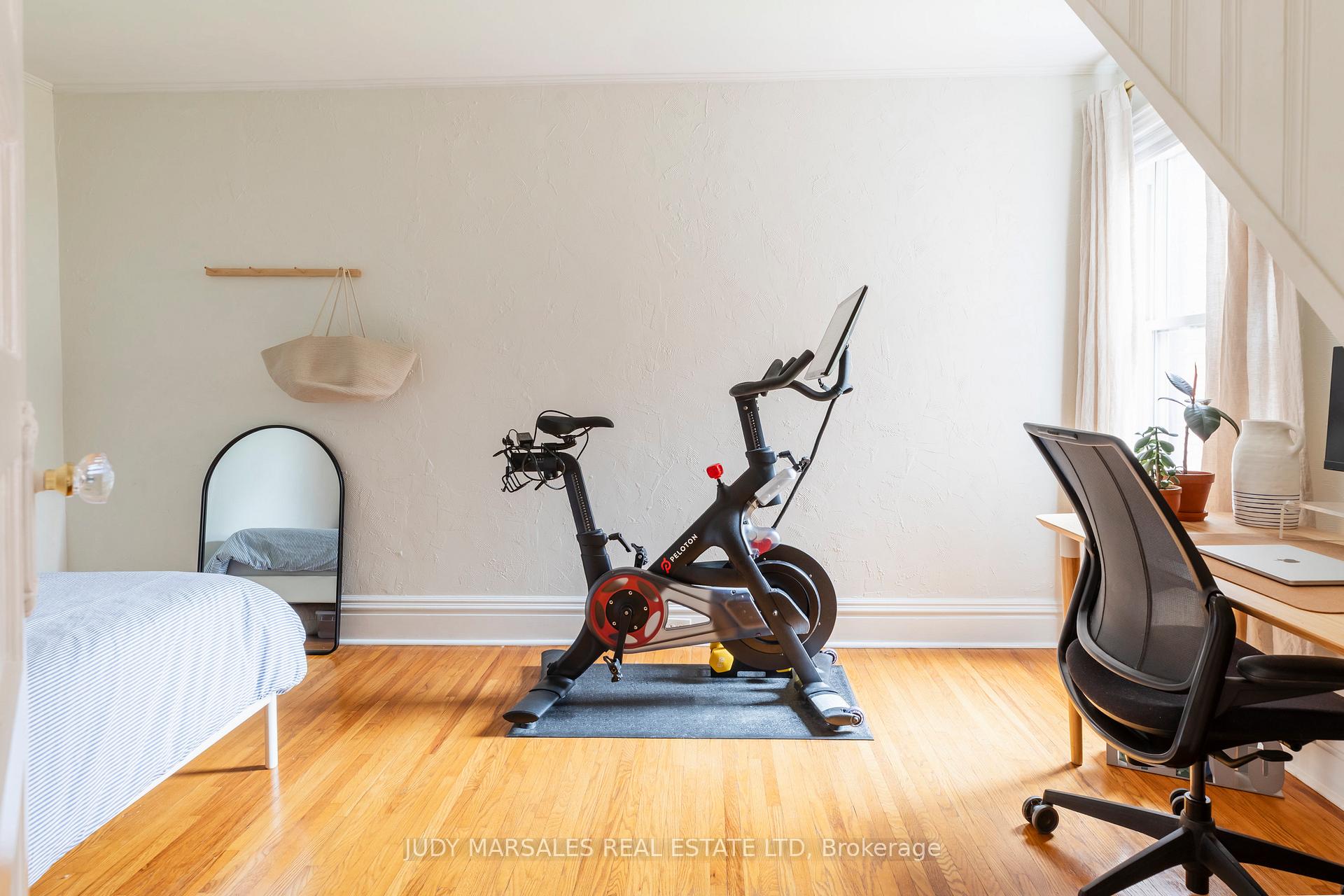 Photo 28 of 165 Walnut Street S, Hamilton, Corktown — HOMEH