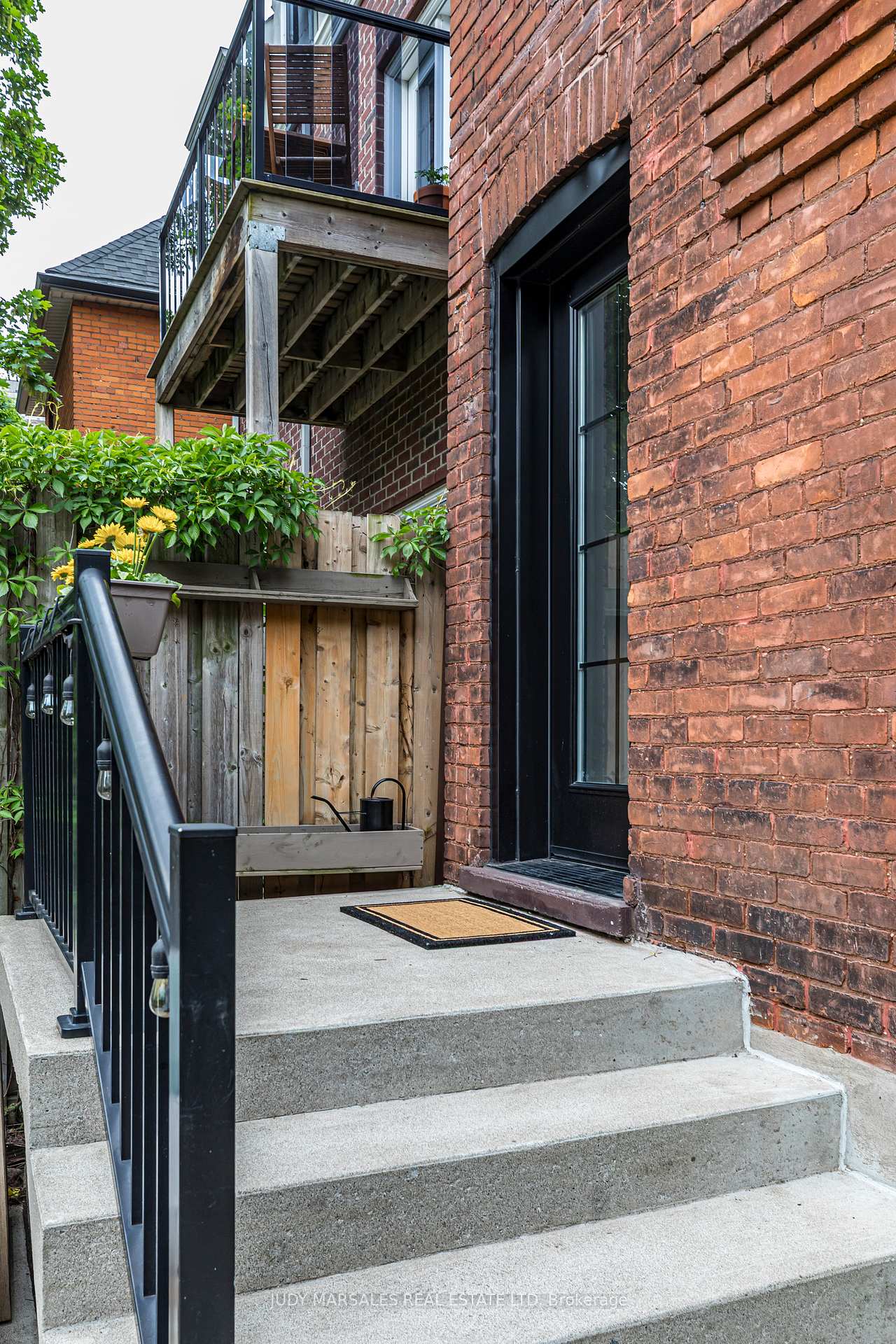 Photo 46 of 165 Walnut Street S, Hamilton, Corktown — HOMEH
