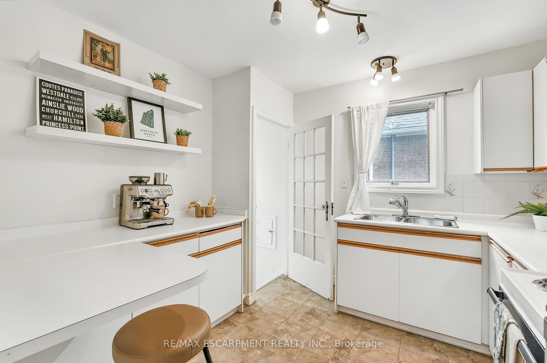 Photo 15 of 117 Norwood Road, Hamilton, Westdale — HOMEH