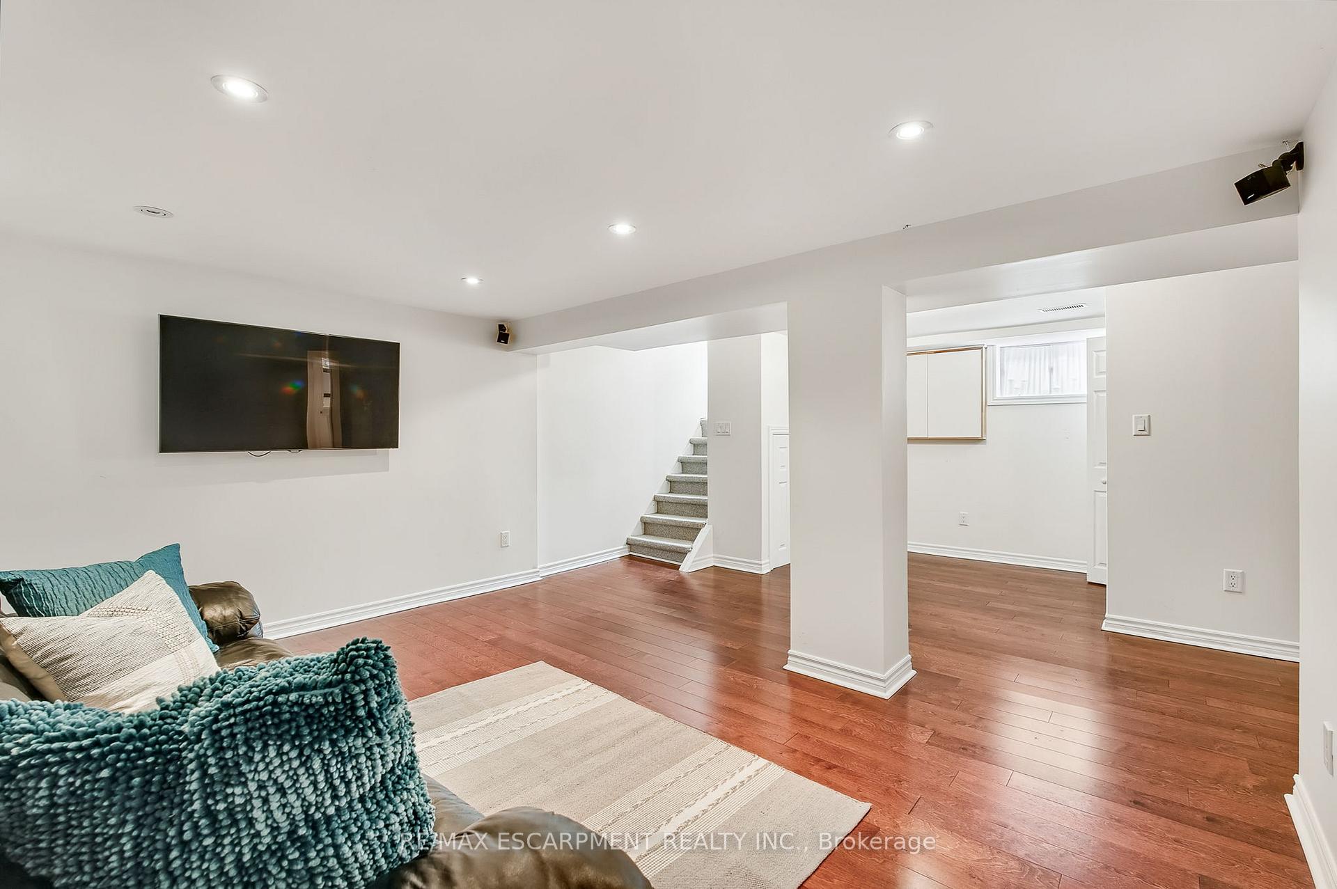 Photo 19 of 117 Norwood Road, Hamilton, Westdale — HOMEH