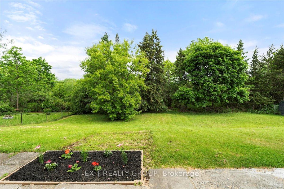 Photo 5 of 220 Pine Street, Belleville, Belleville Ward — HOMEH