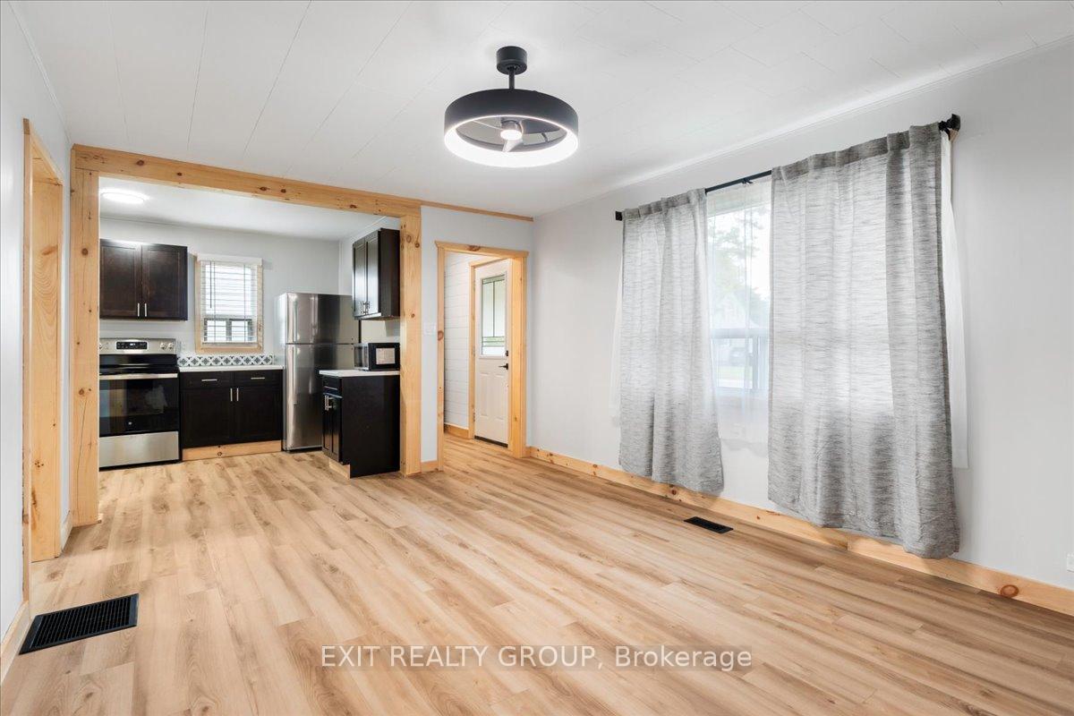 Photo 8 of 220 Pine Street, Belleville, Belleville Ward — HOMEH