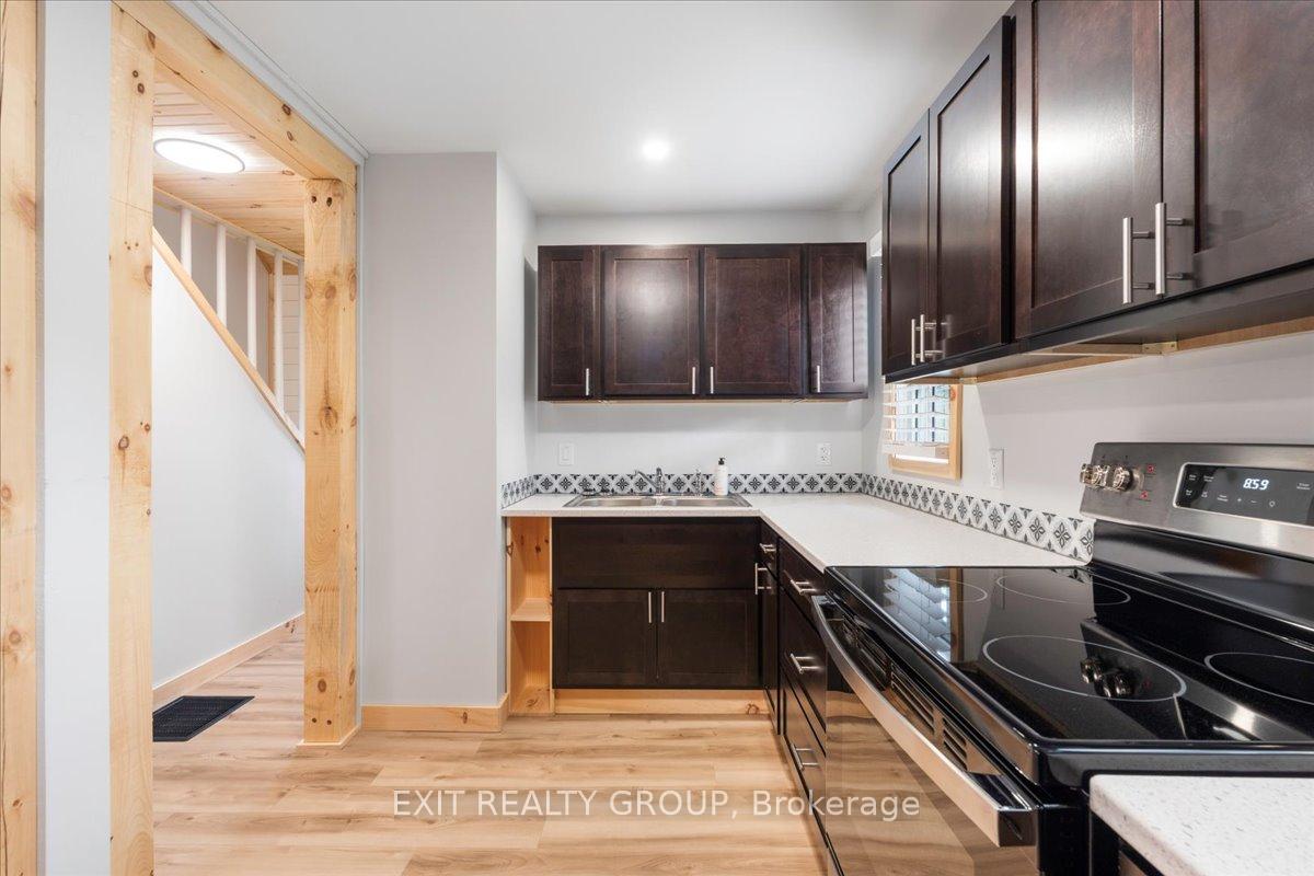 Photo 9 of 220 Pine Street, Belleville, Belleville Ward — HOMEH