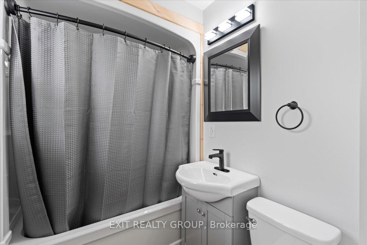 Photo 10 of 220 Pine Street, Belleville, Belleville Ward — HOMEH