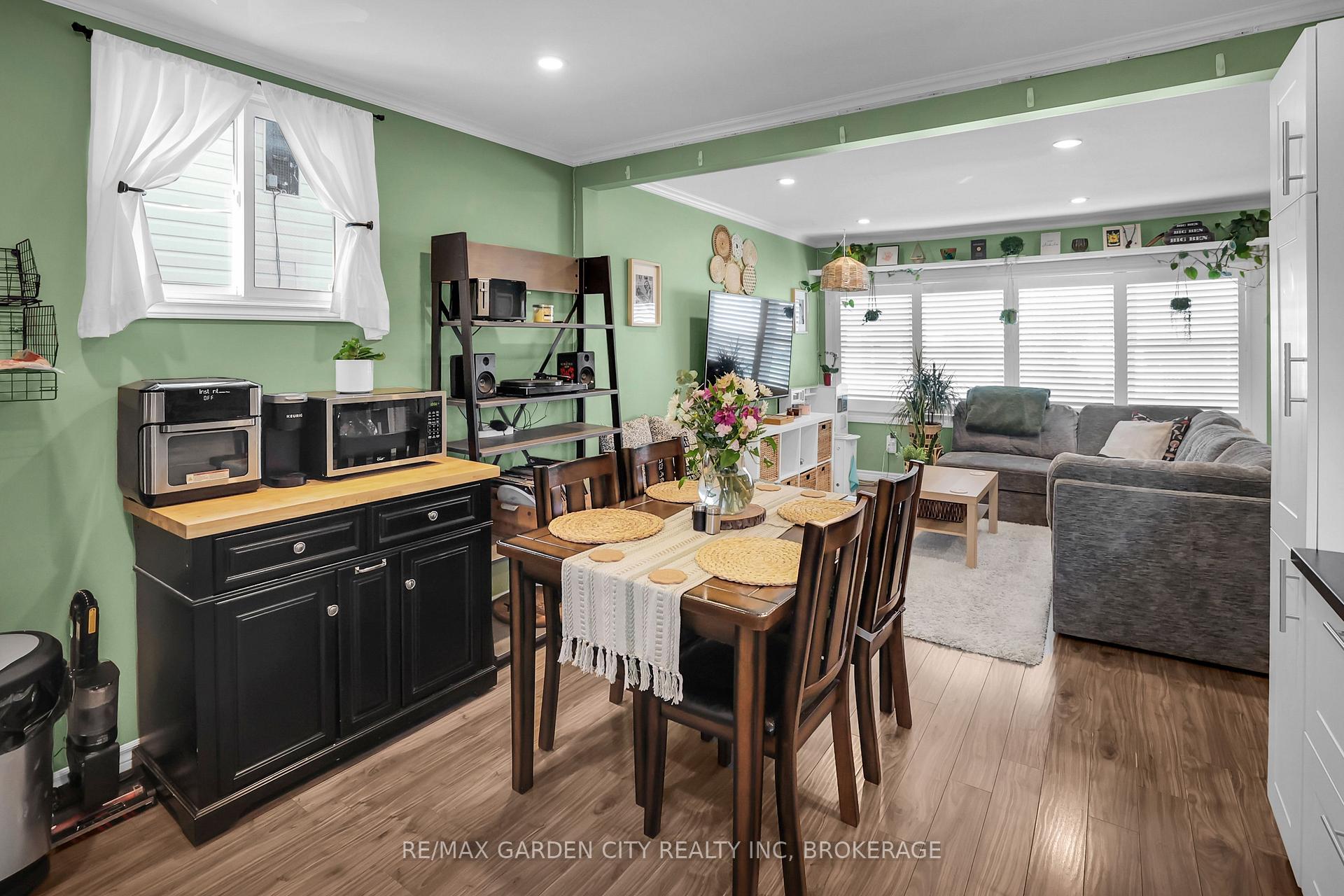 Photo 18 of 32 Sherbourne Street, St. Catharines, Facer — HOMEH