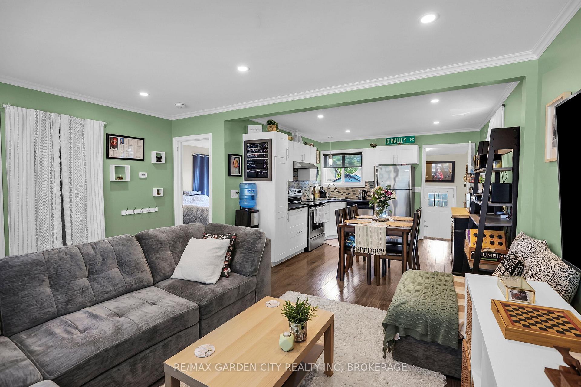 Photo 22 of 32 Sherbourne Street, St. Catharines, Facer — HOMEH