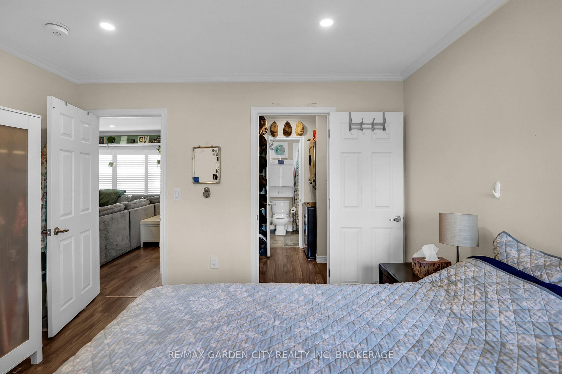 Photo 33 of 32 Sherbourne Street, St. Catharines, Facer — HOMEH