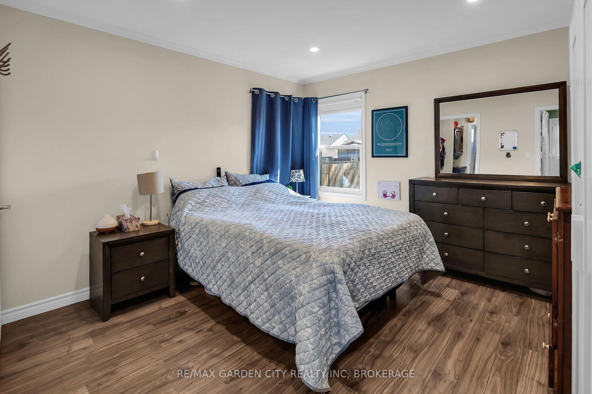 Photo 17 of 32 Sherbourne Street, St. Catharines, Facer — HOMEH