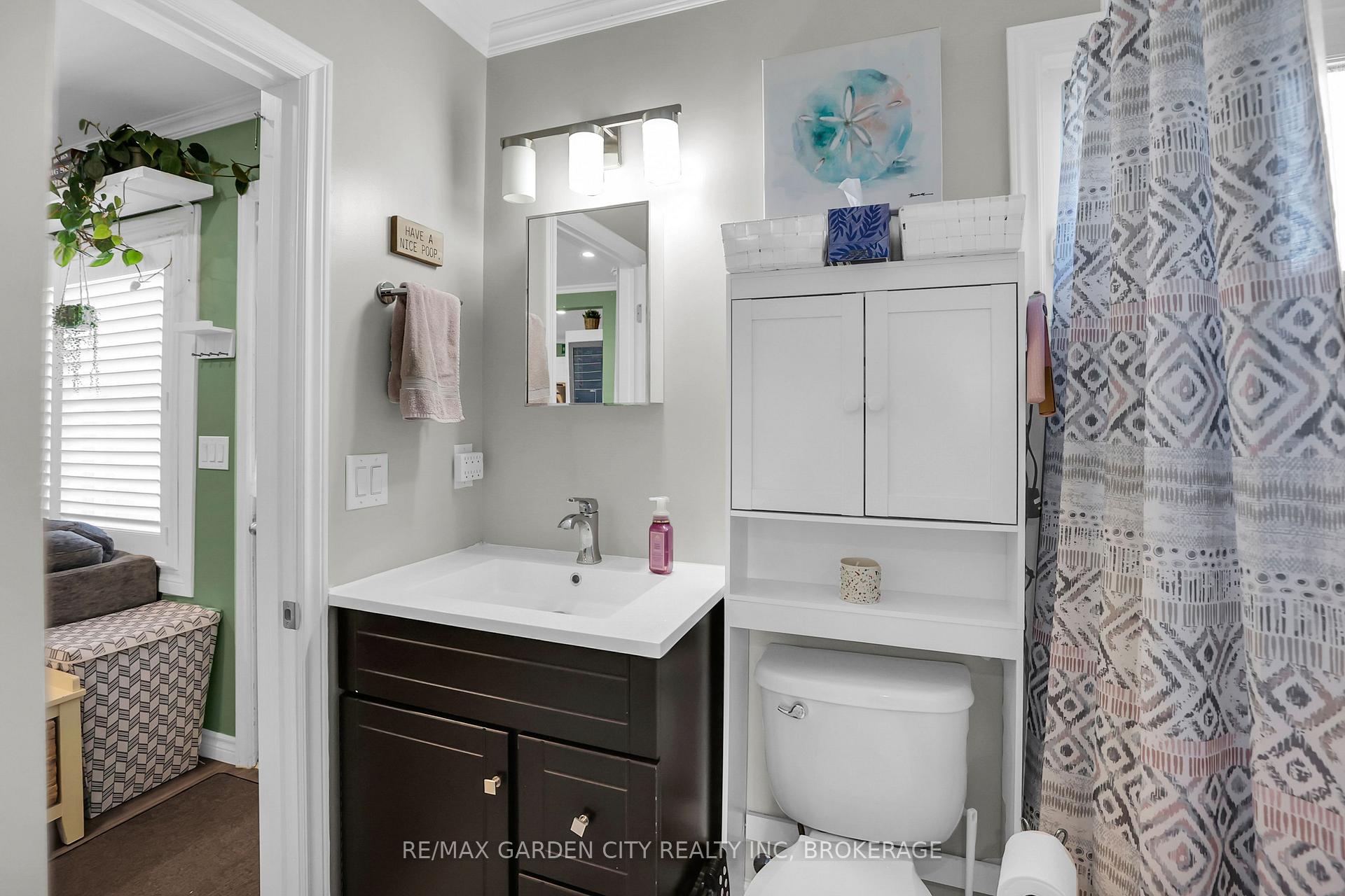 Photo 11 of 32 Sherbourne Street, St. Catharines, Facer — HOMEH