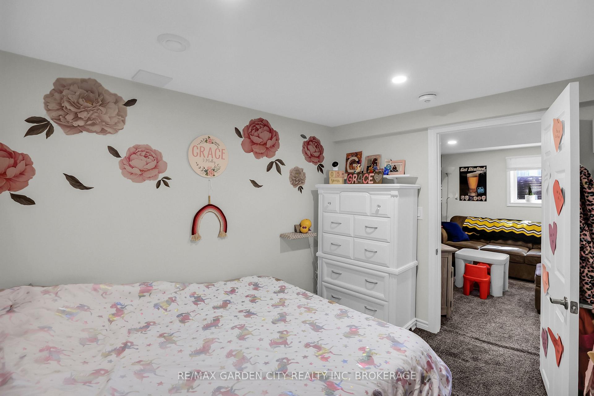 Photo 29 of 32 Sherbourne Street, St. Catharines, Facer — HOMEH