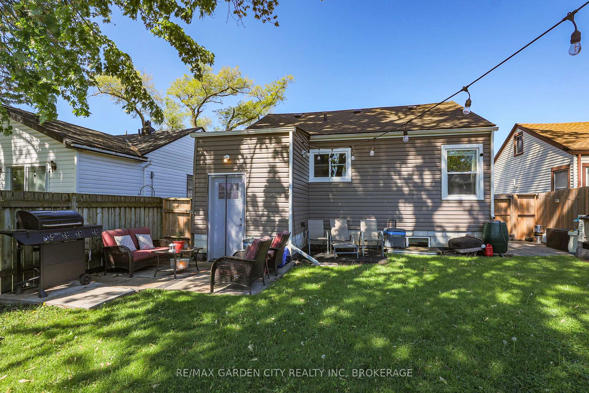 Photo 19 of 32 Sherbourne Street, St. Catharines, Facer — HOMEH