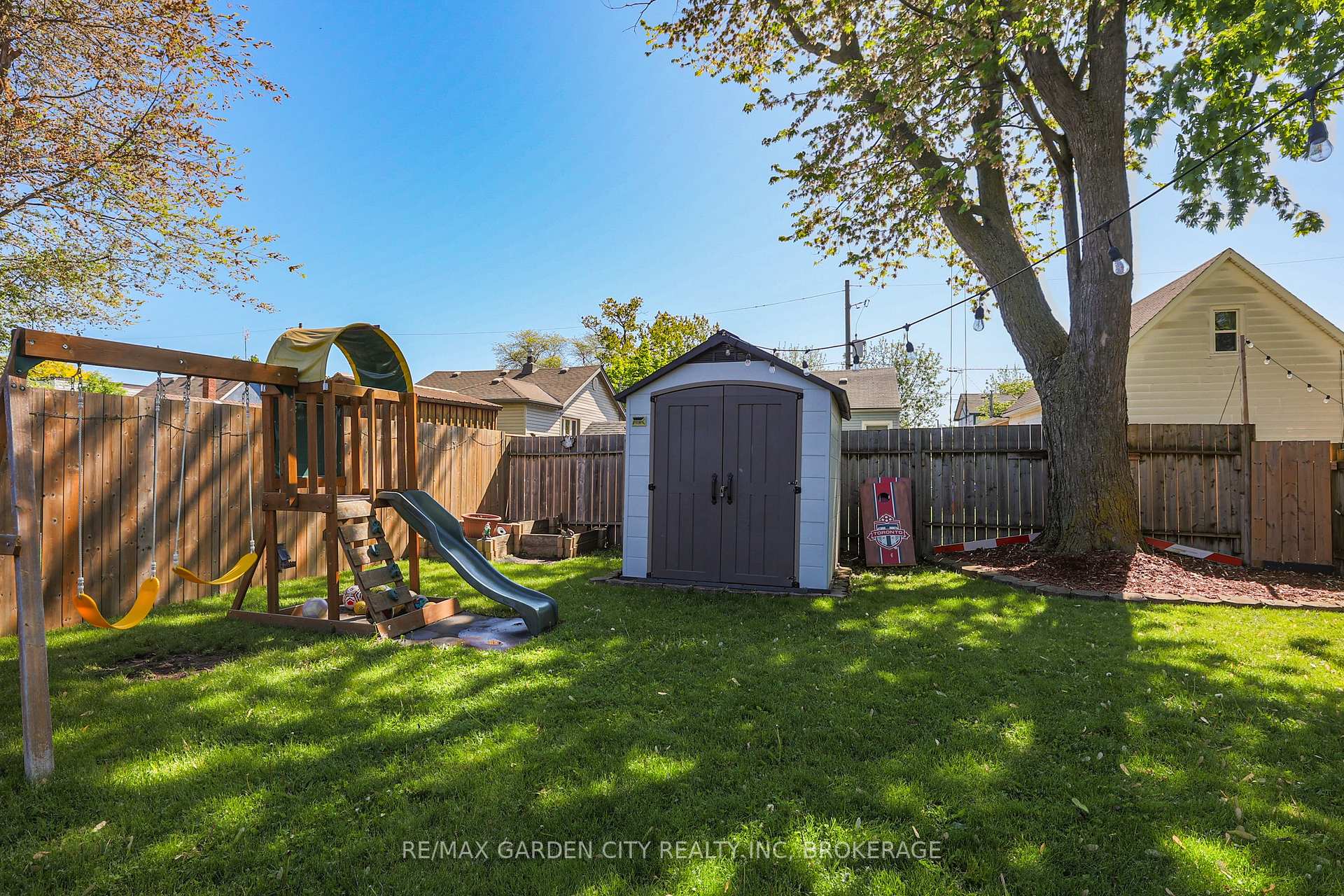 Photo 32 of 32 Sherbourne Street, St. Catharines, Facer — HOMEH