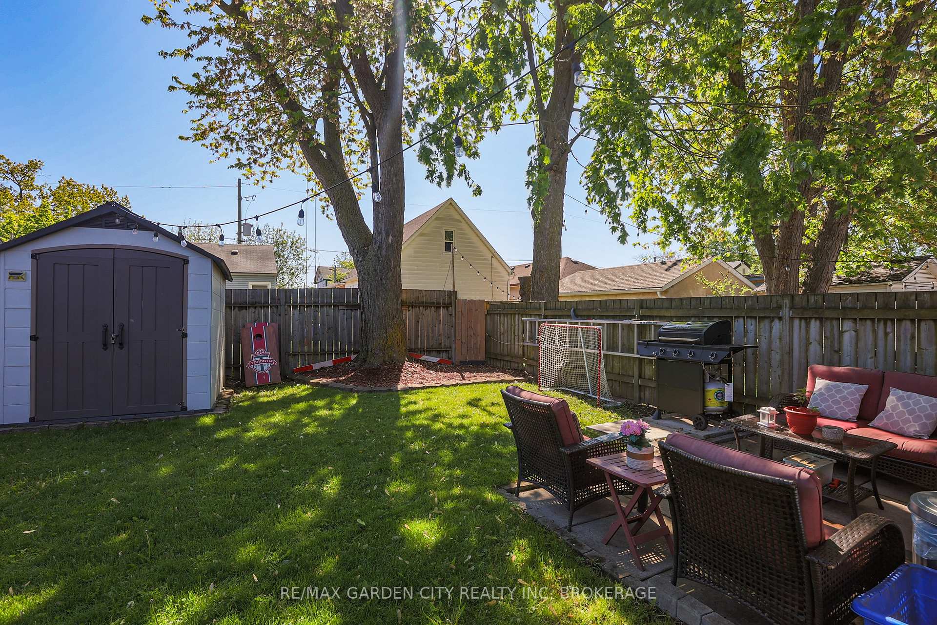 Photo 20 of 32 Sherbourne Street, St. Catharines, Facer — HOMEH