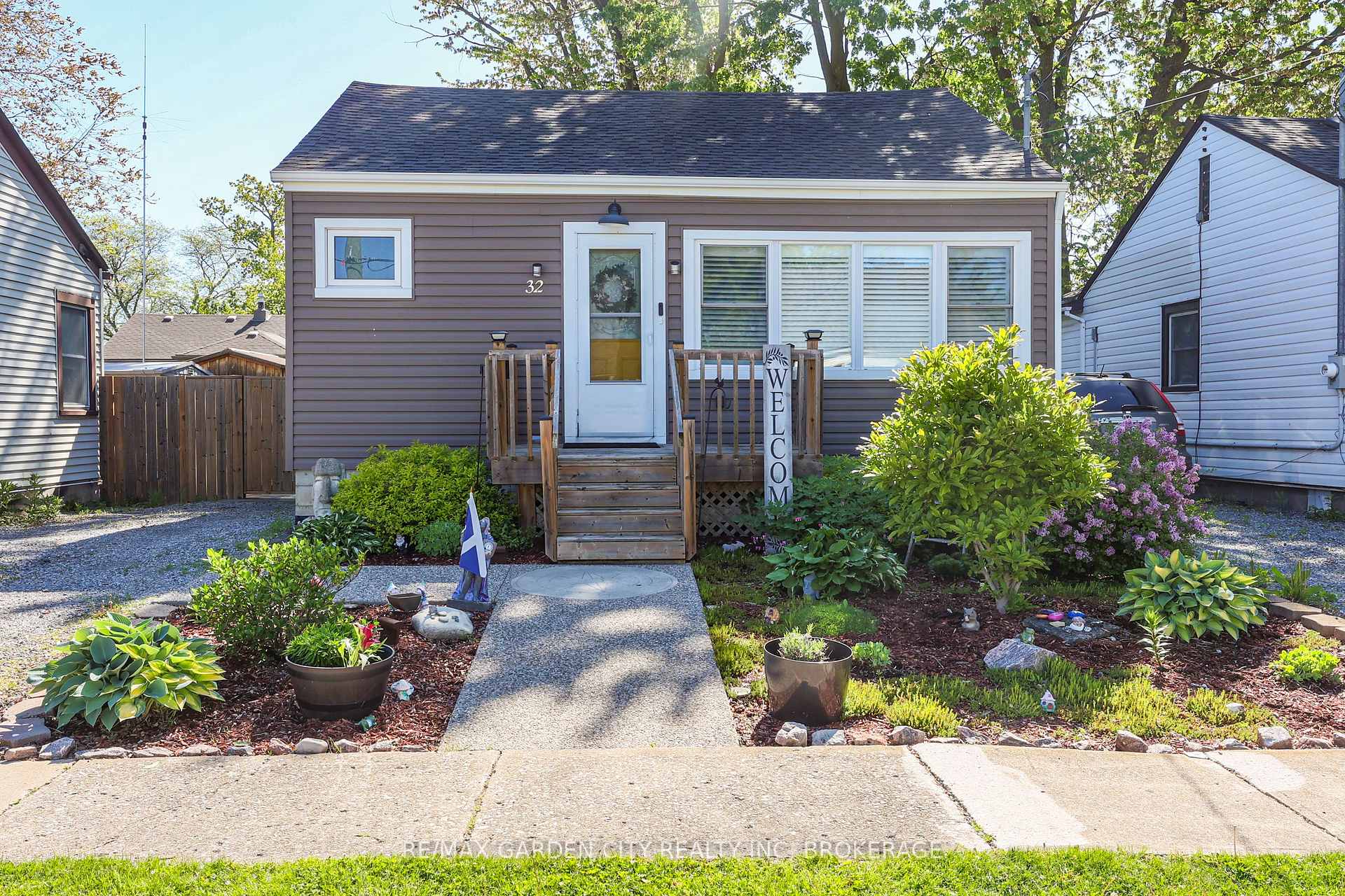 Photo 21 of 32 Sherbourne Street, St. Catharines, Facer — HOMEH