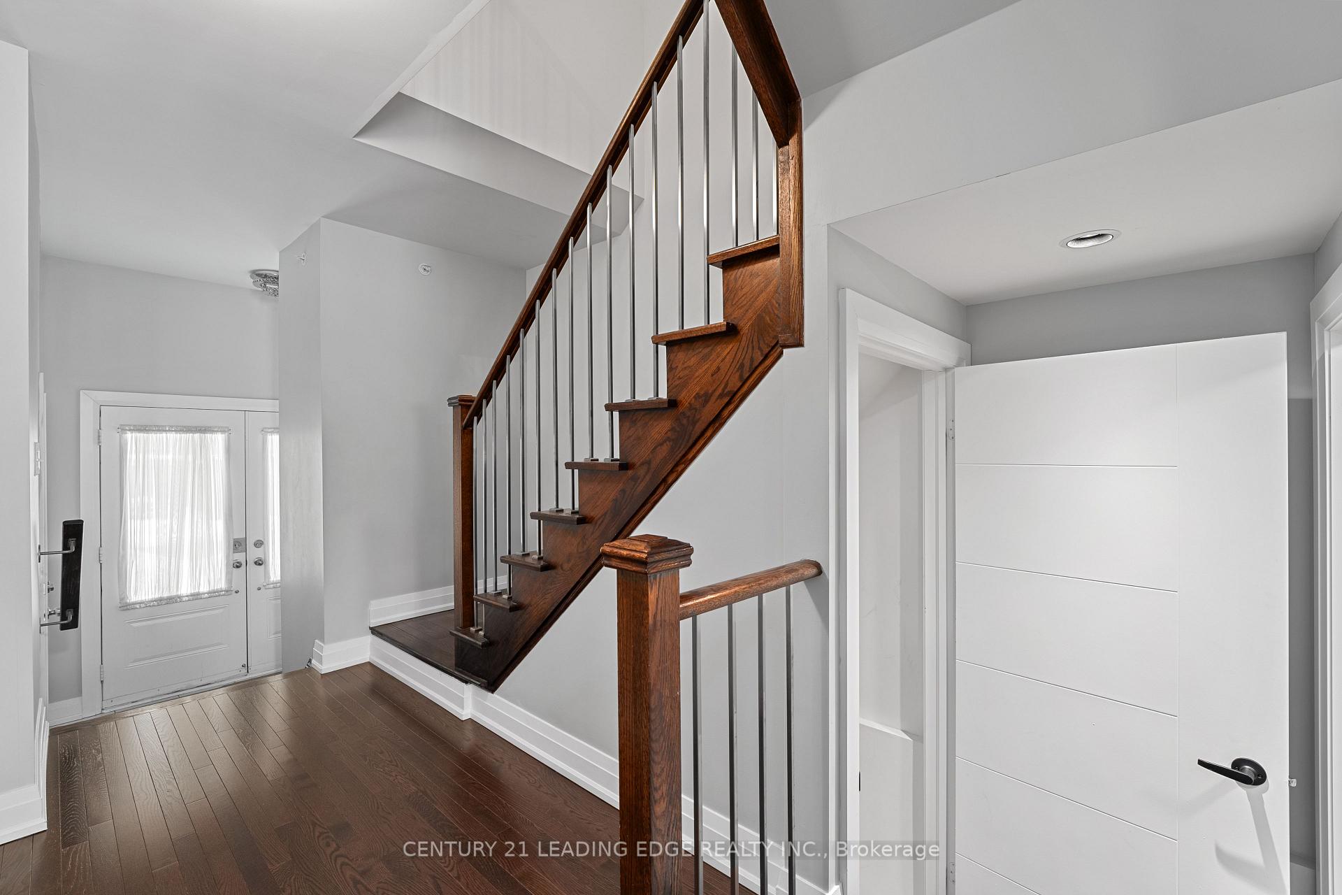 Photo 2 of 46 Jerseyville Way, Whitby, Downtown Whitby — HOMEH