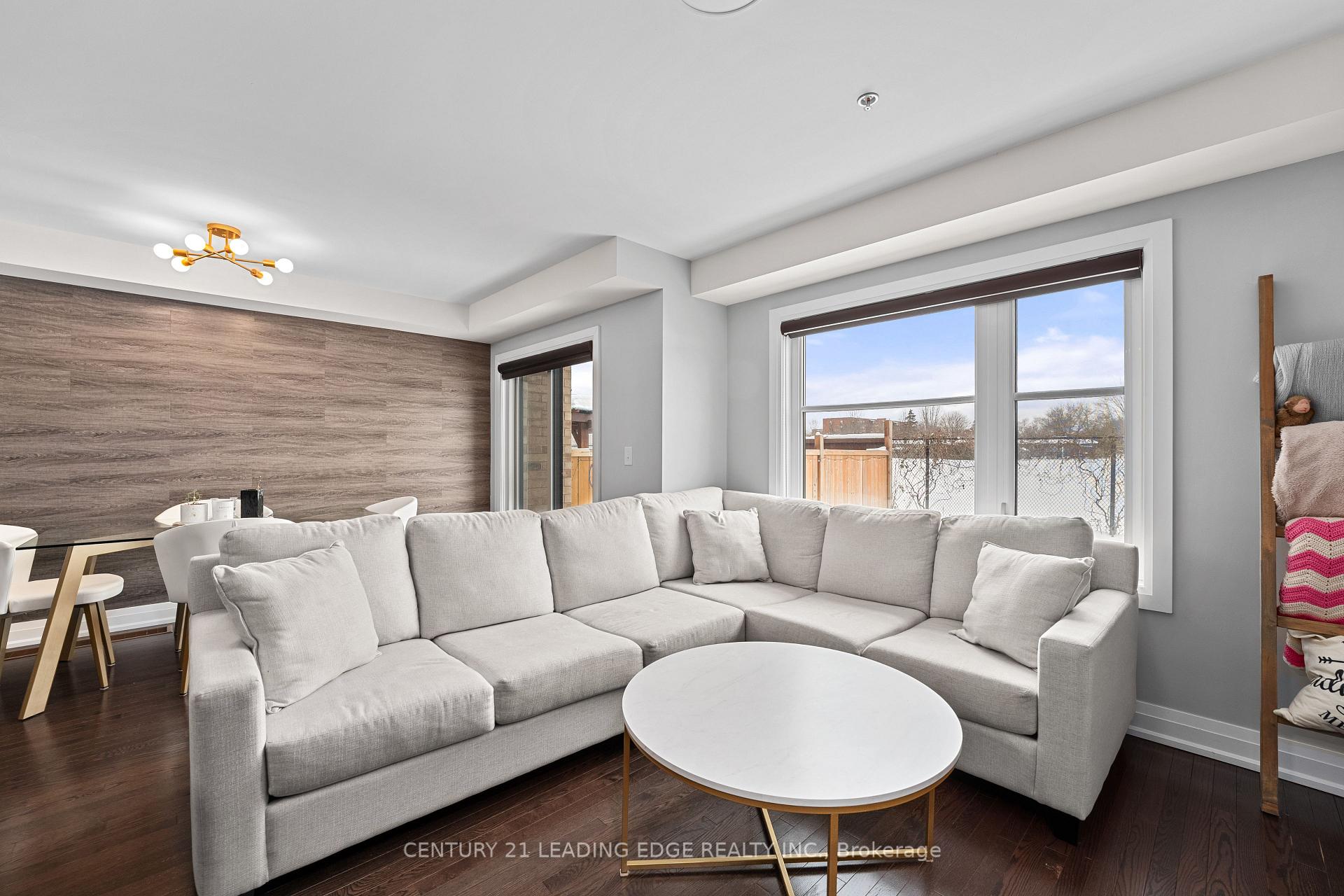 Photo 11 of 46 Jerseyville Way, Whitby, Downtown Whitby — HOMEH