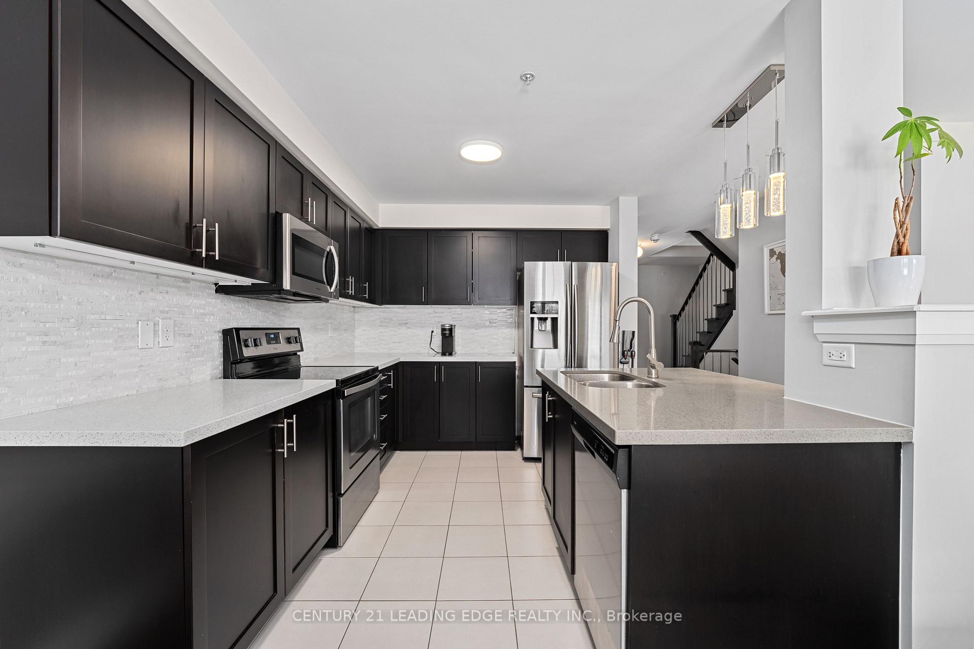 Photo 6 of 46 Jerseyville Way, Whitby, Downtown Whitby — HOMEH