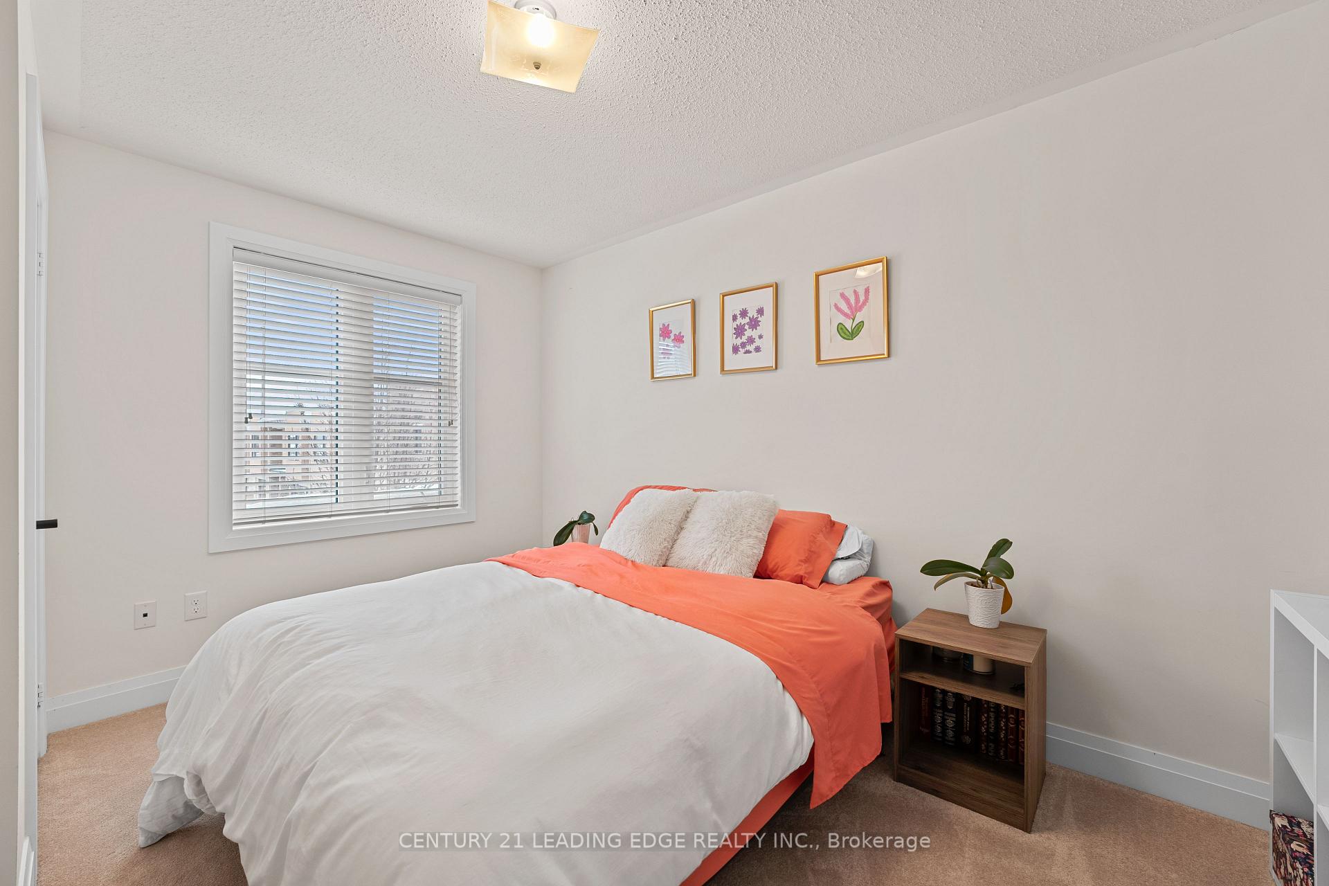 Photo 5 of 46 Jerseyville Way, Whitby, Downtown Whitby — HOMEH