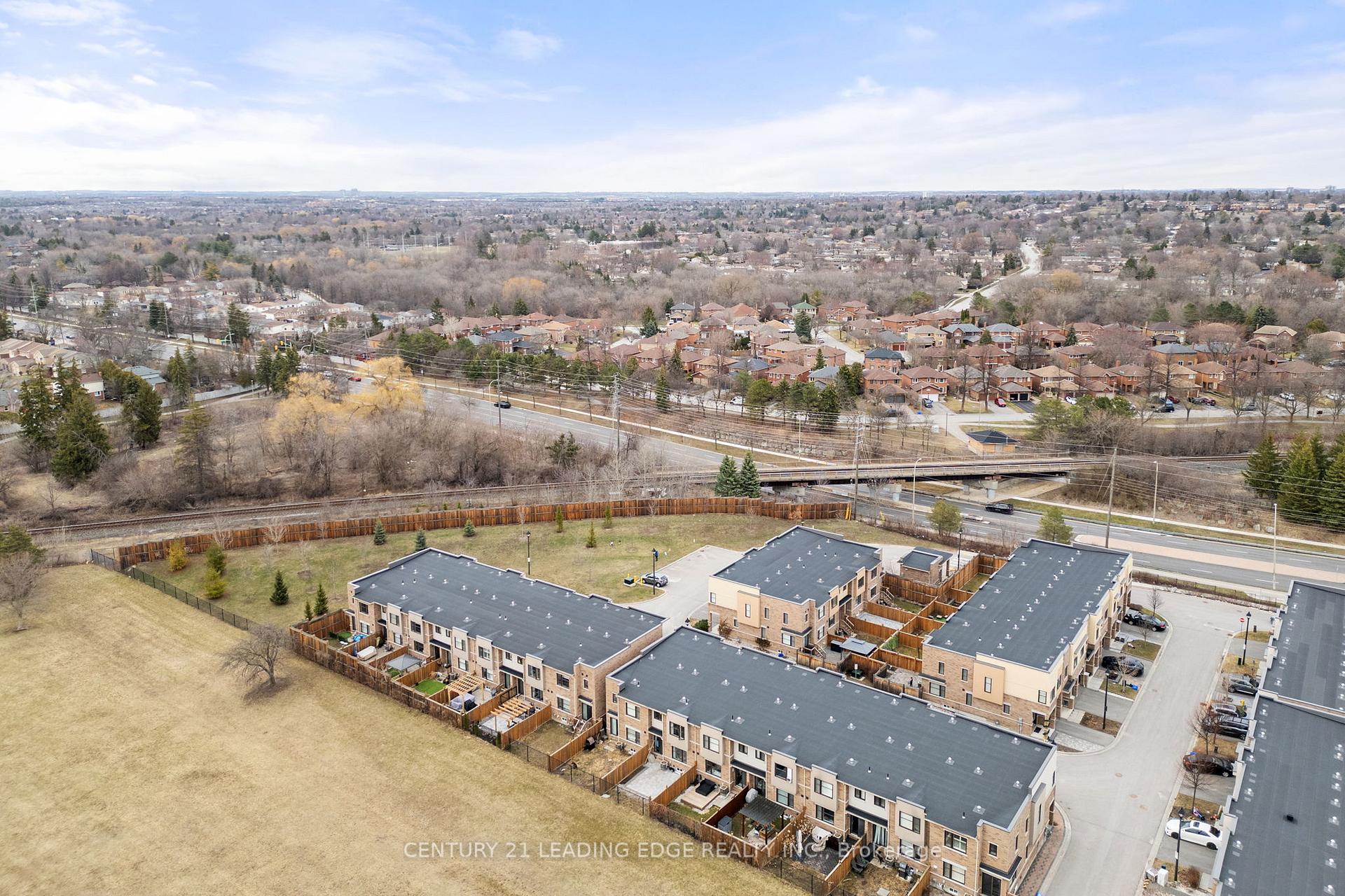 Photo 18 of 46 Jerseyville Way, Whitby, Downtown Whitby — HOMEH