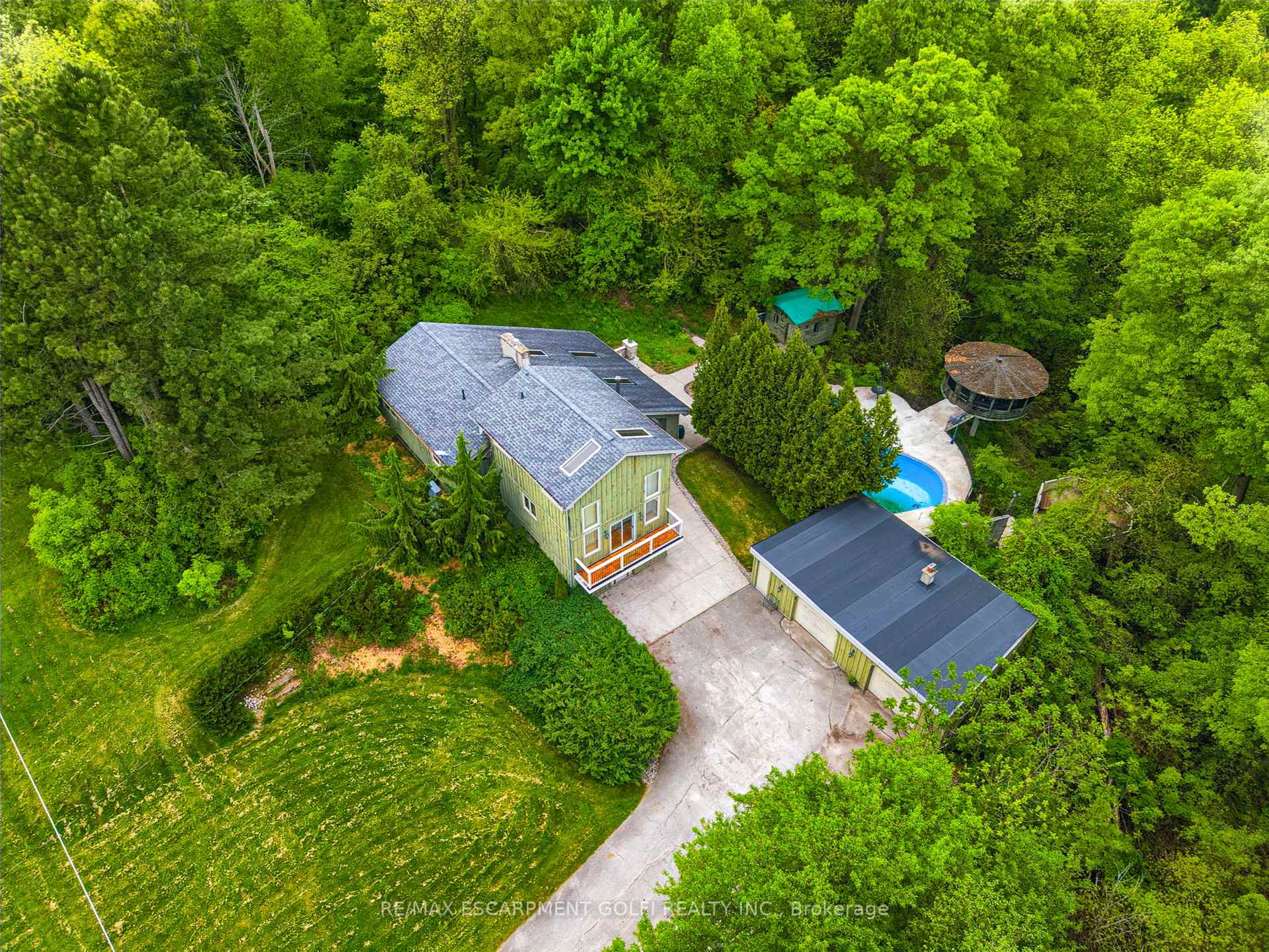 Photo 9 of 693 Powerline Road, Hamilton, Rural Ancaster — HOMEH