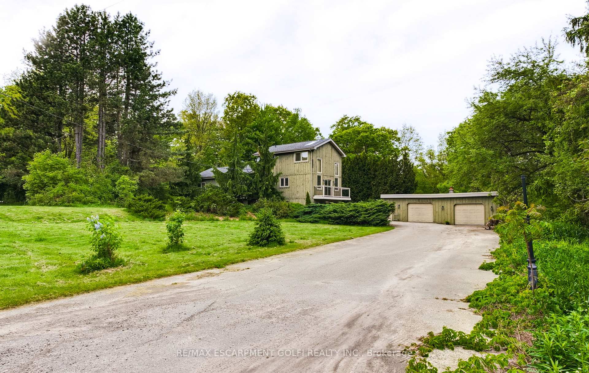 Photo 2 of 693 Powerline Road, Hamilton, Rural Ancaster — HOMEH